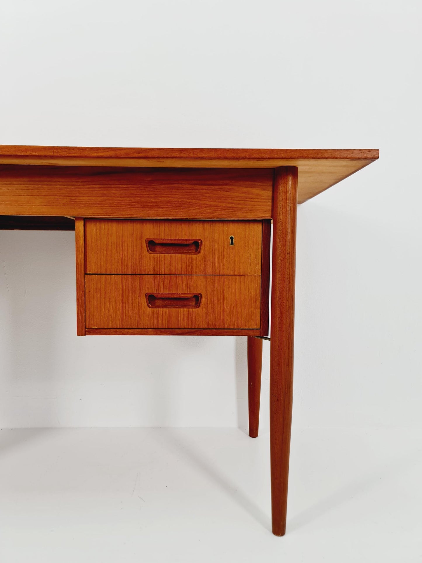 Mid century Danish leaf Drop teak desk By Gunnar Nielsen Tibergaard , 1960s