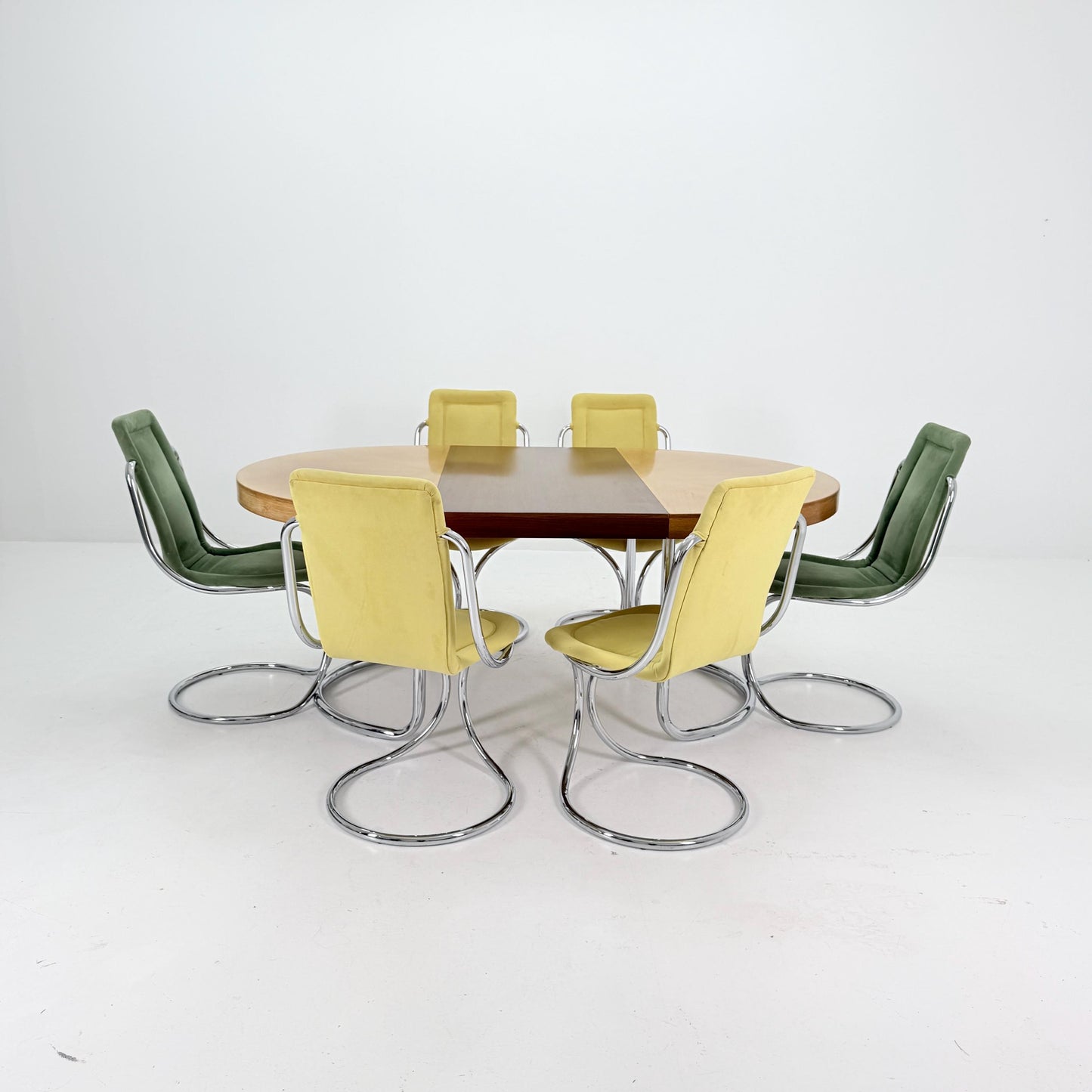 Mid Century Bauhaus Extendable Round Dining Table by Alma, Germany 1970s