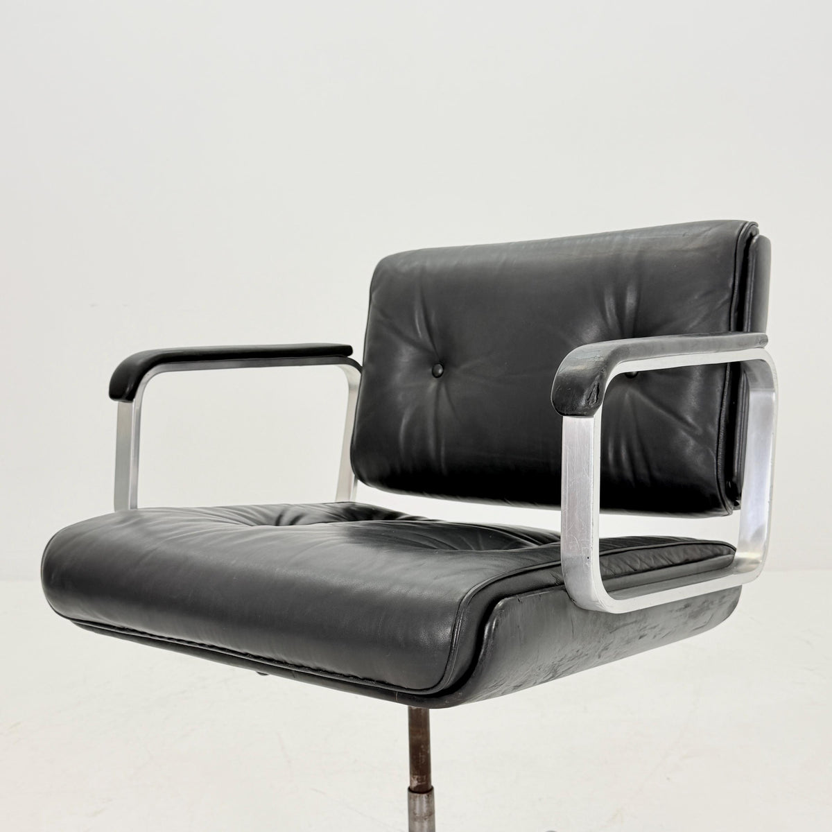 Mid-Century design style Executive Desk Chair – Swivel Office – Black Faux Leather & Chrome – Italy 1970s