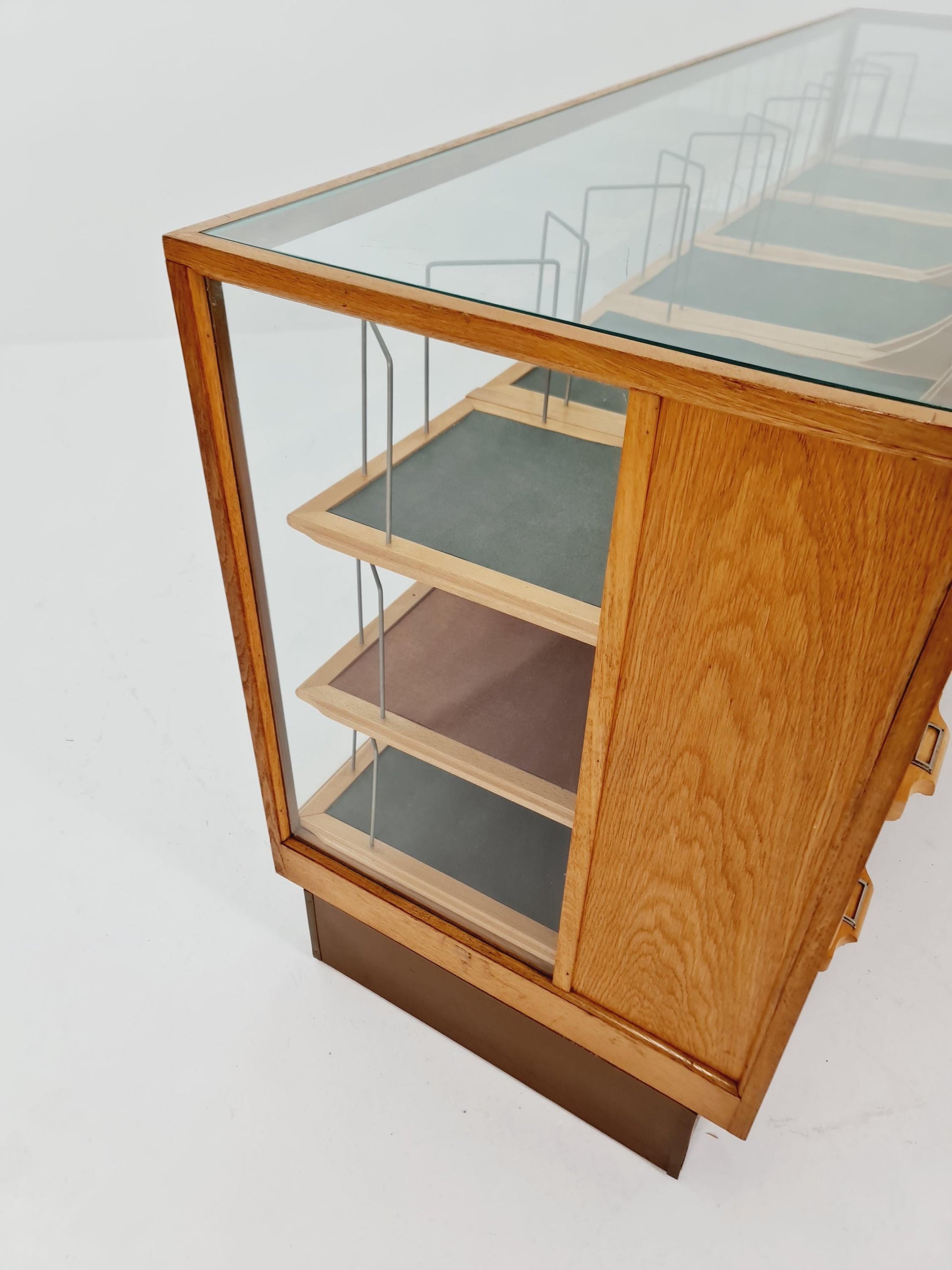 Rare Exquisite Mid-Century Shop Display by Peter Ruppel 1940s