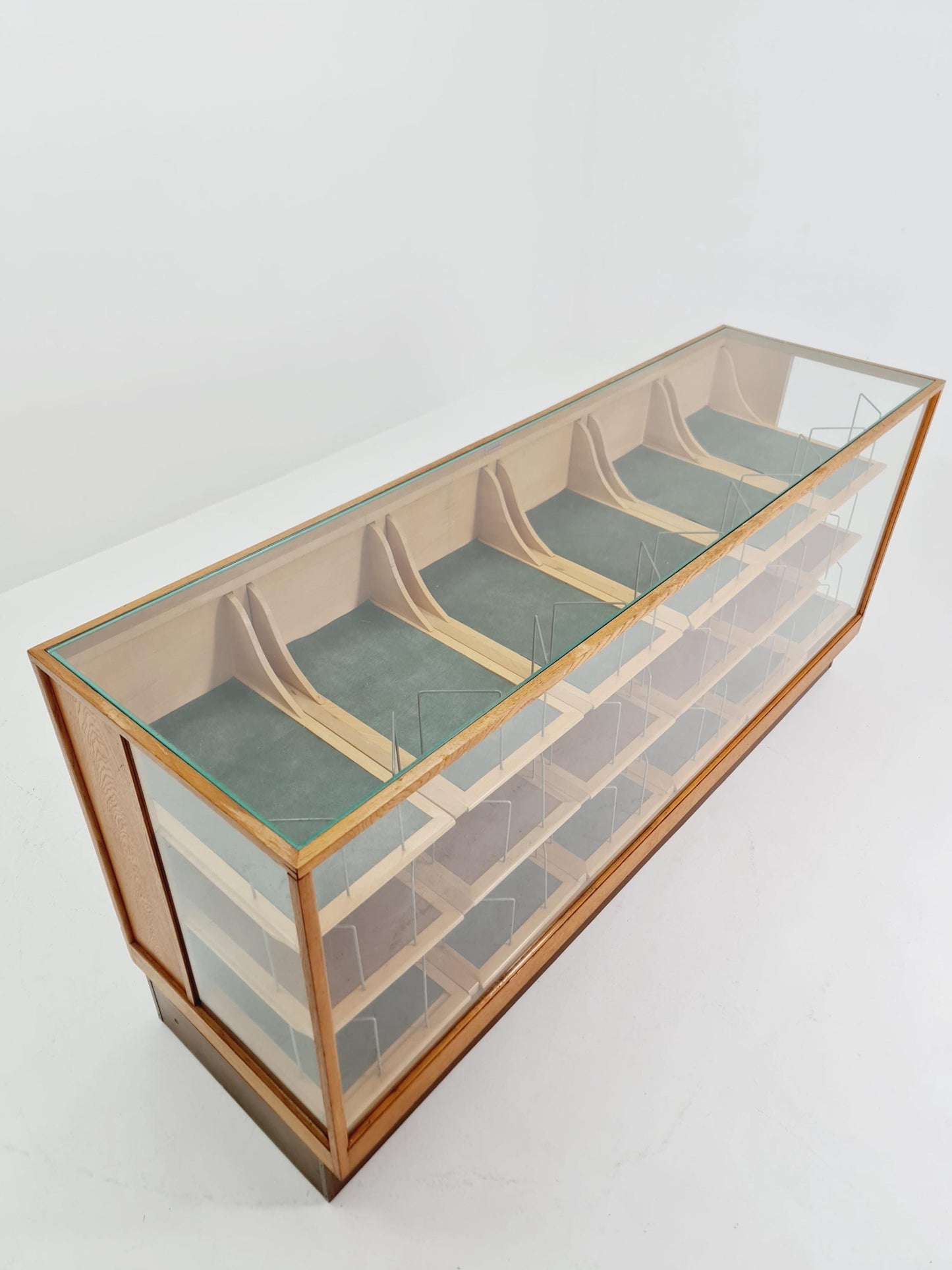 Rare Exquisite Mid-Century Shop Display by Peter Ruppel 1940s