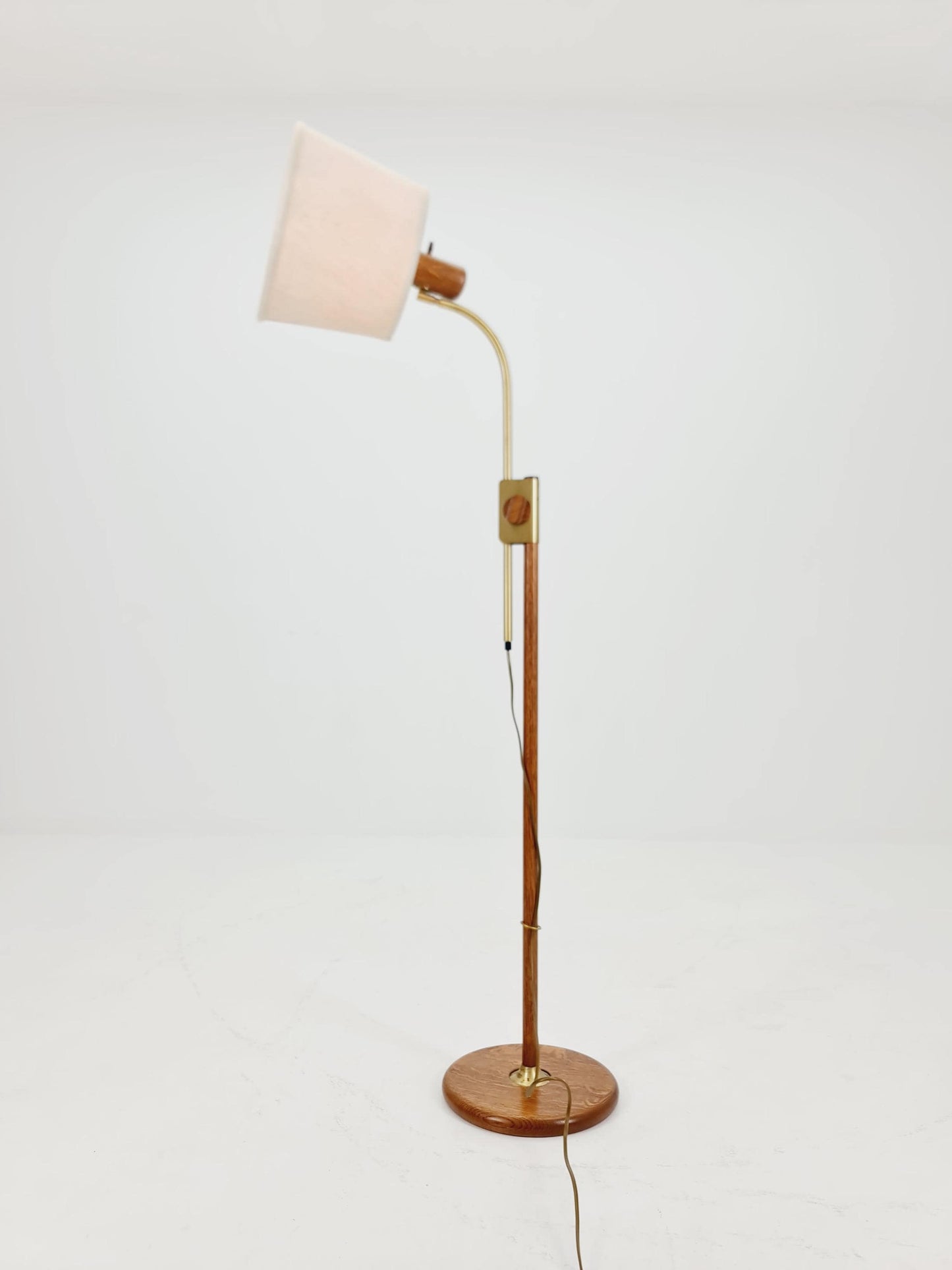 Mid-Century Modern Adjustable Floor Lamp by Temde, Switzerland – 1960s Oak & Brass