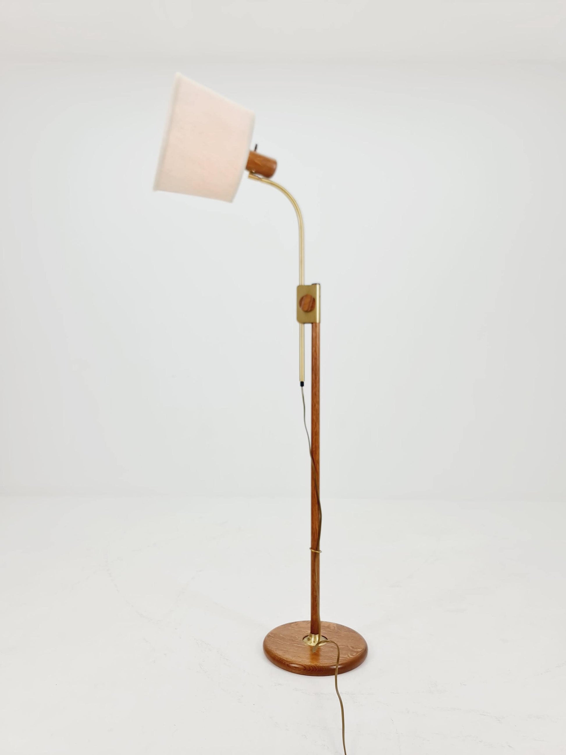 Mid-Century Modern Adjustable Floor Lamp by Temde, Switzerland – 1960s Oak & Brass