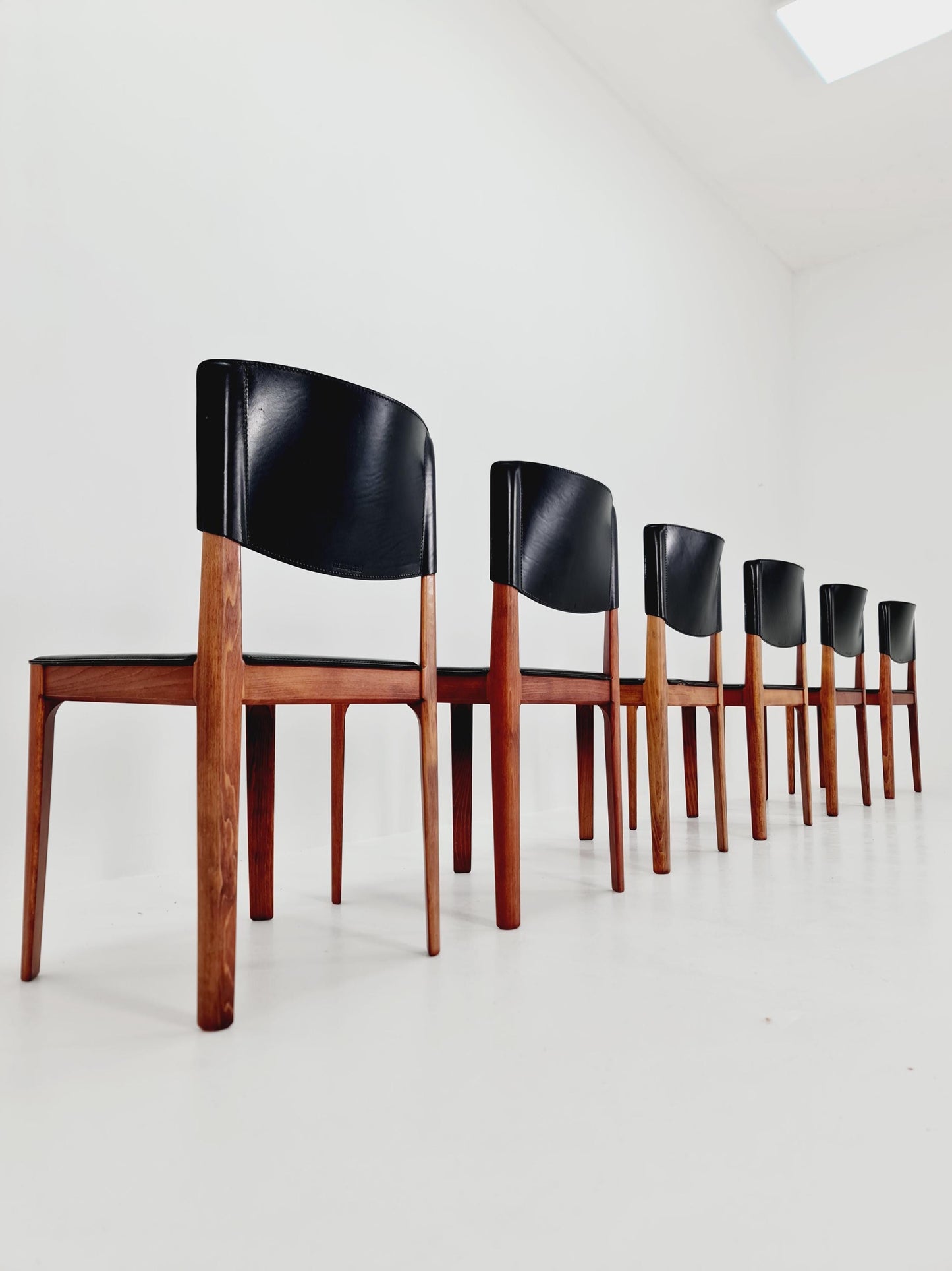 Midcentury Italien Dining Leather chairs by Matteo Grassi , set of 6