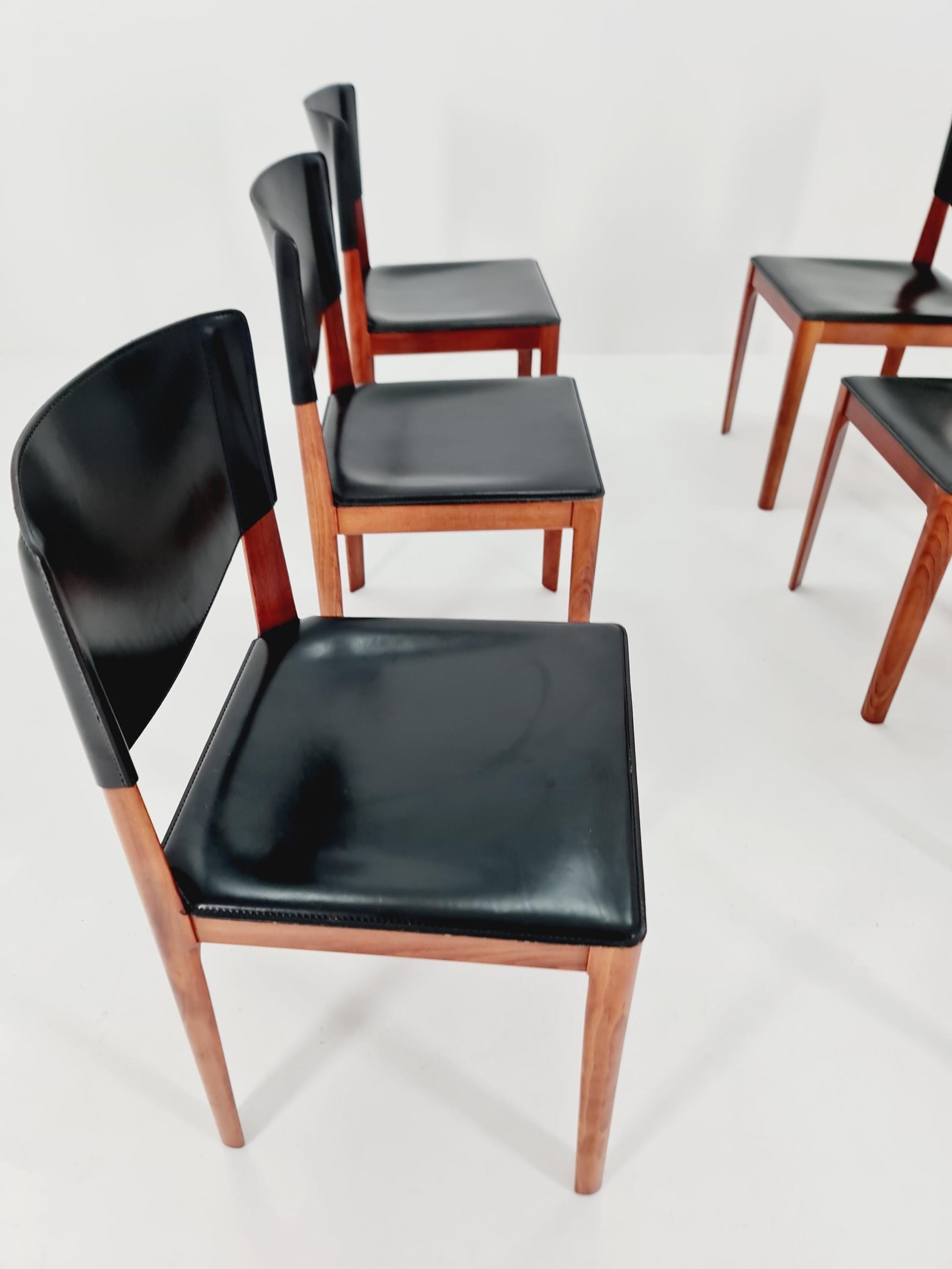 Midcentury Italien Dining Leather chairs by Matteo Grassi , set of 6