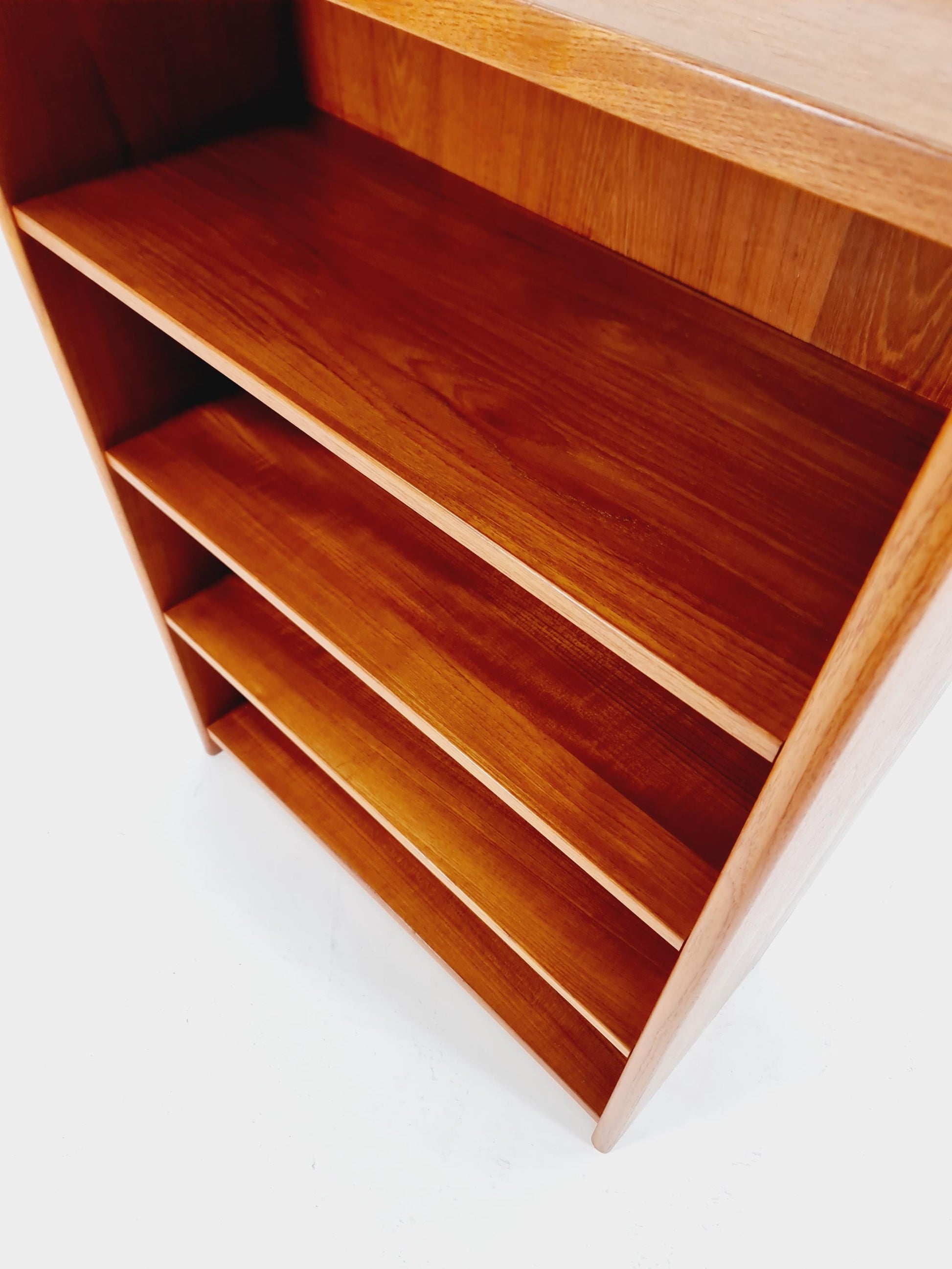 Danish freestanding vintage bookshelf system/ book case teak, Bornholm 1970s