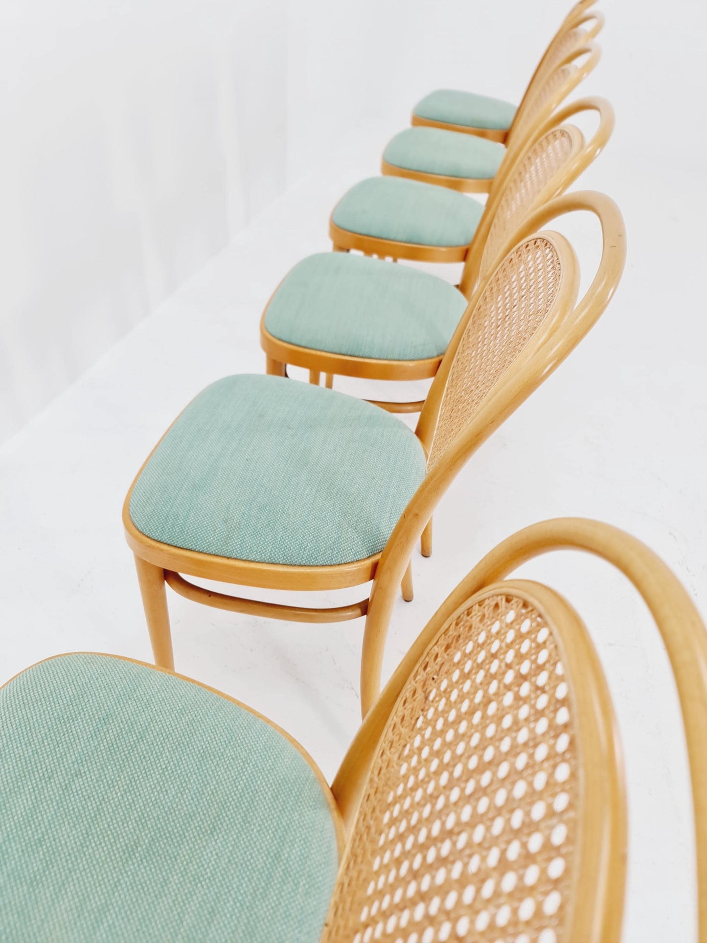 Set of 6 Original Thonet 215 R Bentwood Dining Chairs with Cane Backs &Rattan – Vintage Bistro / Cafe Chairs