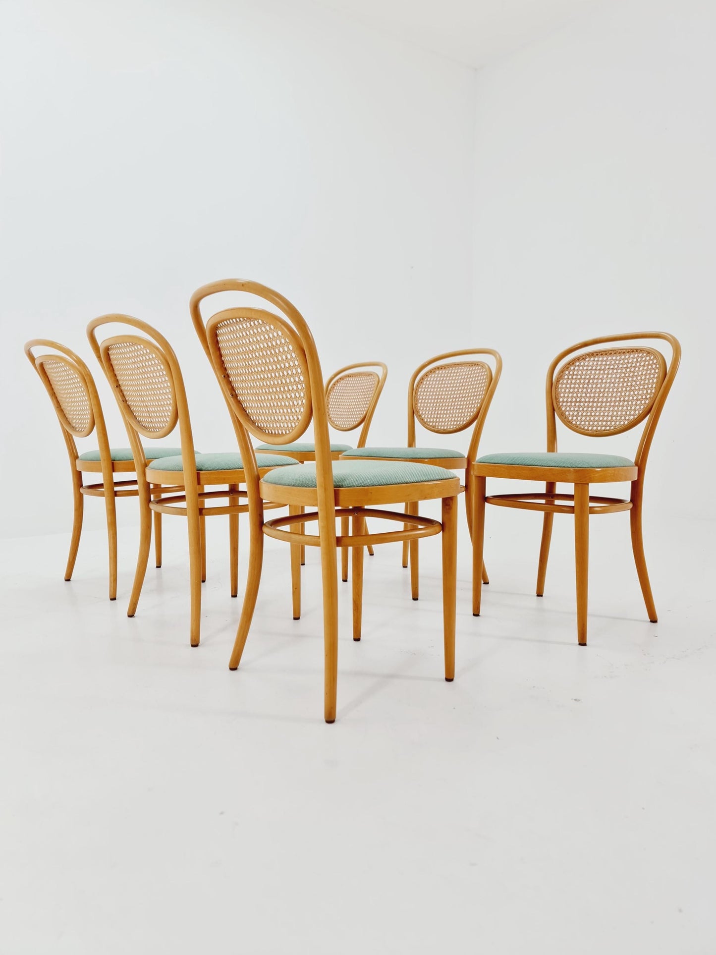 Set of 6 Original Thonet 215 R Bentwood Dining Chairs with Cane Backs &Rattan – Vintage Bistro / Cafe Chairs