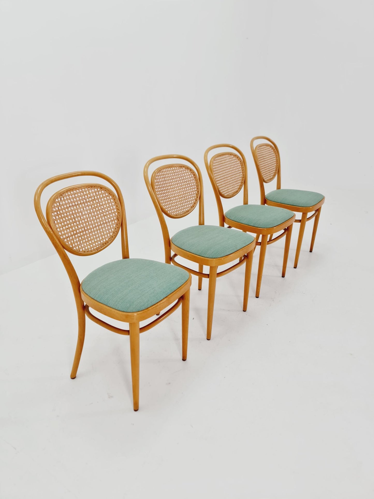 Set of 4 Original Thonet 215 R Bentwood Dining Chairs with Cane Backs &Rattan – Vintage Bistro / Cafe Chairs
