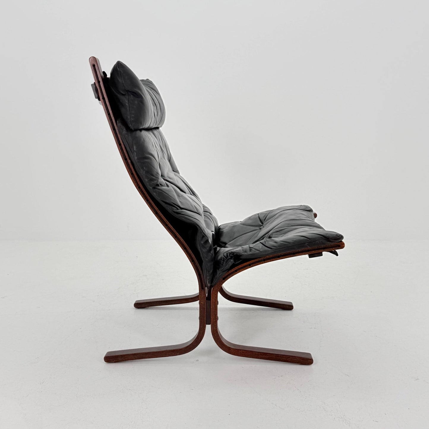 Mid century armchair “Siesta” by Ingmar Relling, Westnofa Furniture, Norway. 1960s