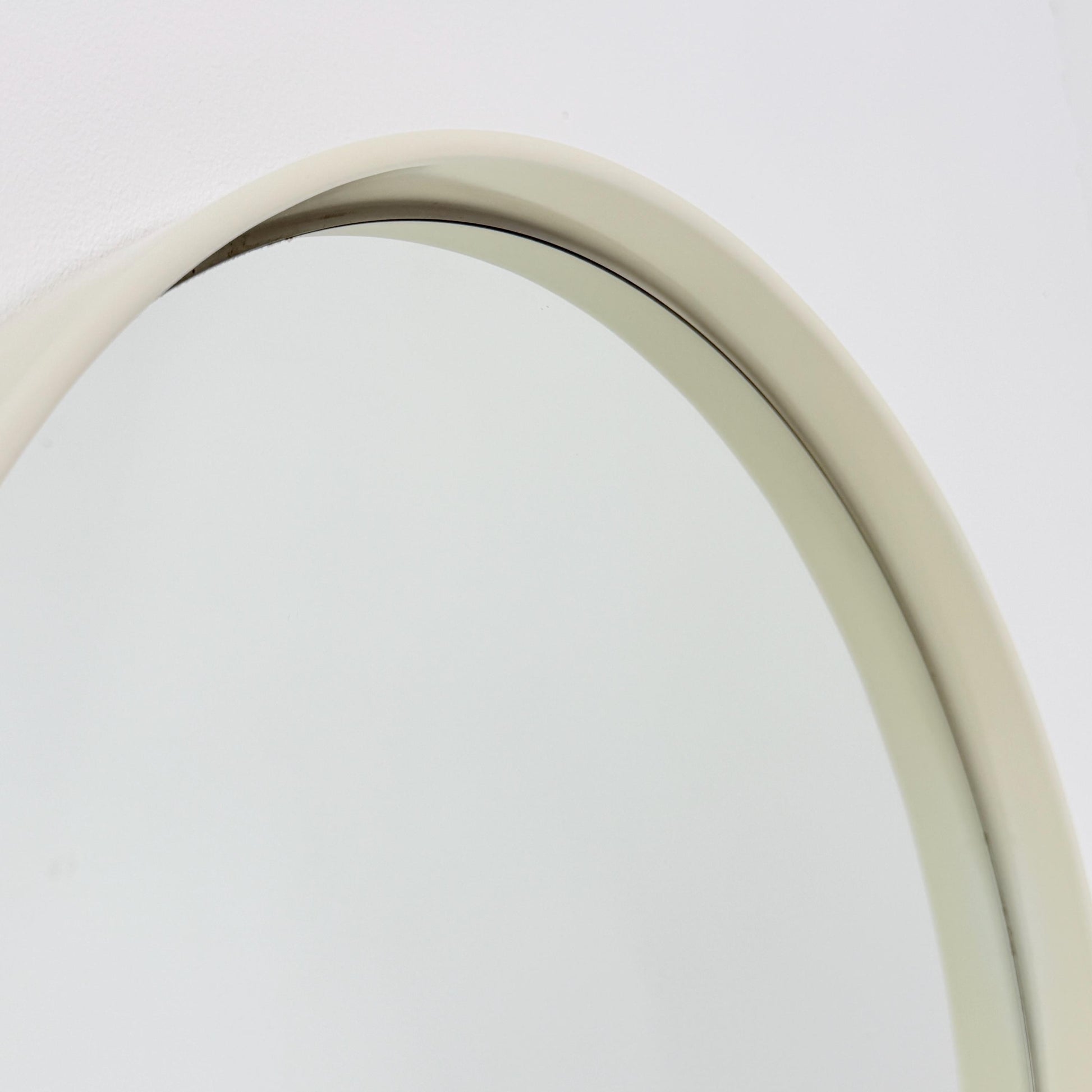 Space Age \Mid-Century white cream Round Mirrror, 1970s Italy
