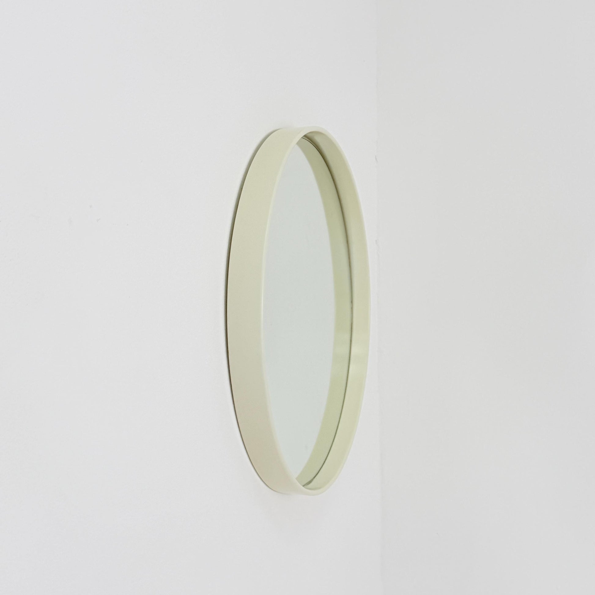 Space Age \Mid-Century white cream Round Mirrror, 1970s Italy