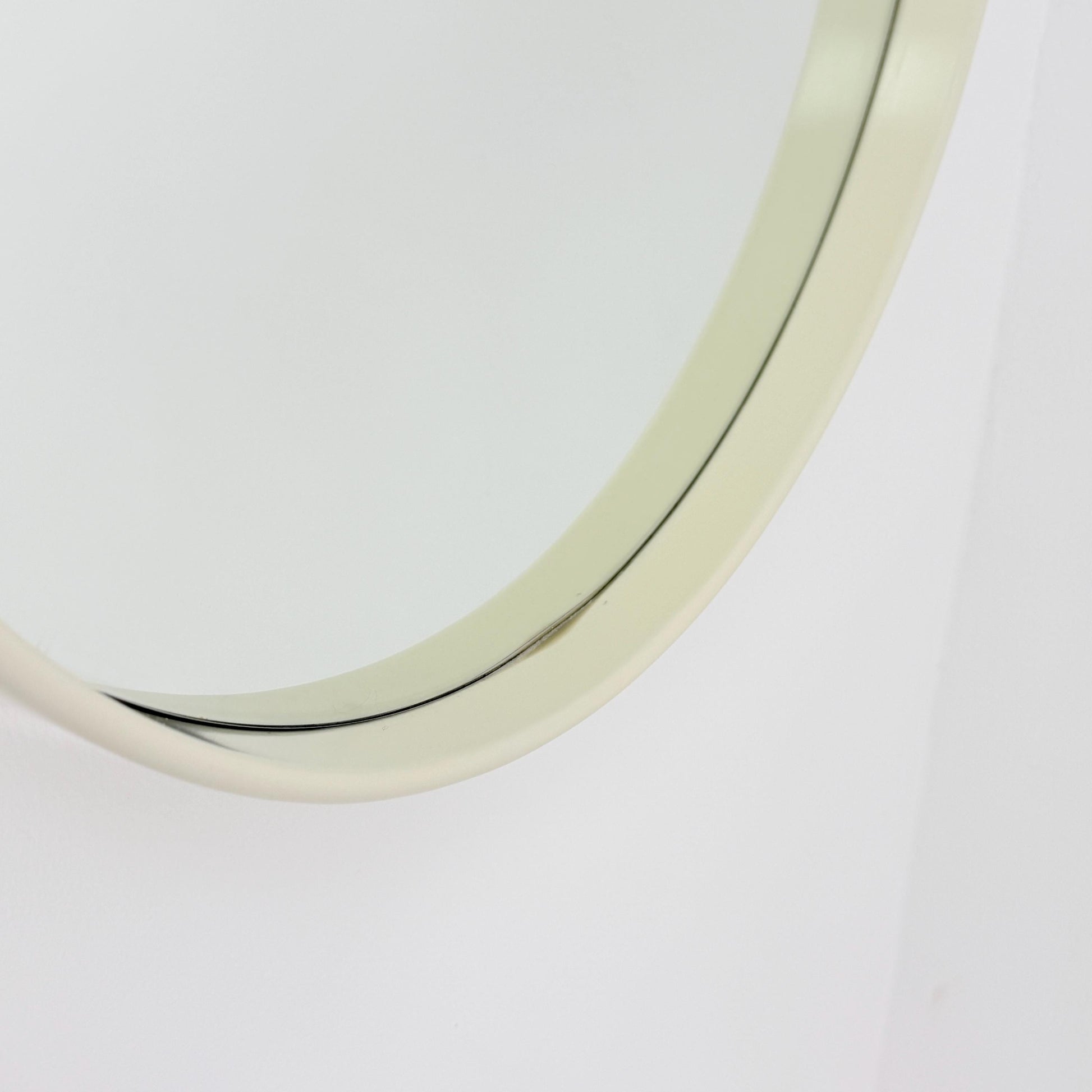 Space Age \Mid-Century white cream Round Mirrror, 1970s Italy