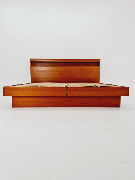Exquisite Mid-Century Modern Danish Teak double Bed King Size 1970s