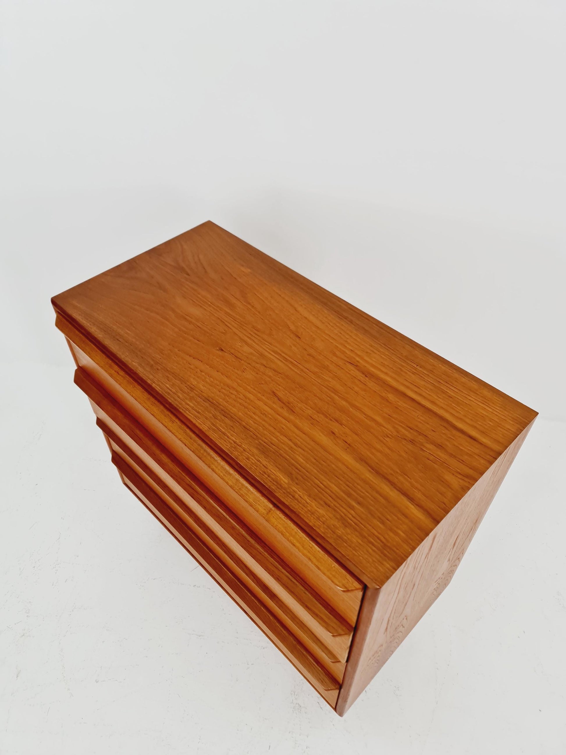 Midcentury danish design chest of drawers By Gunnar Tibergaard, 1960s