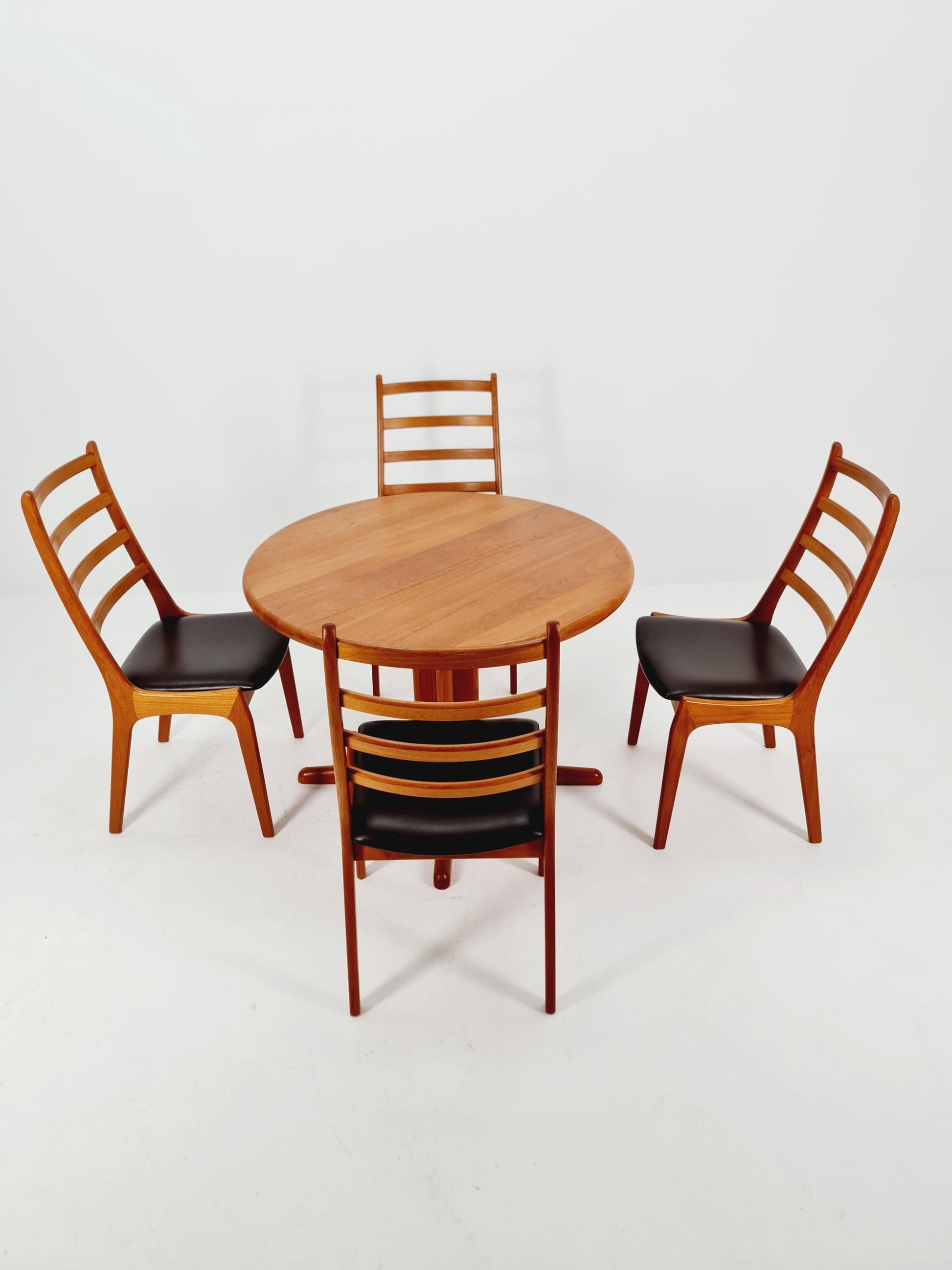 Mid century Danish SolidTeak Round dining table By Korup Design , 1970s