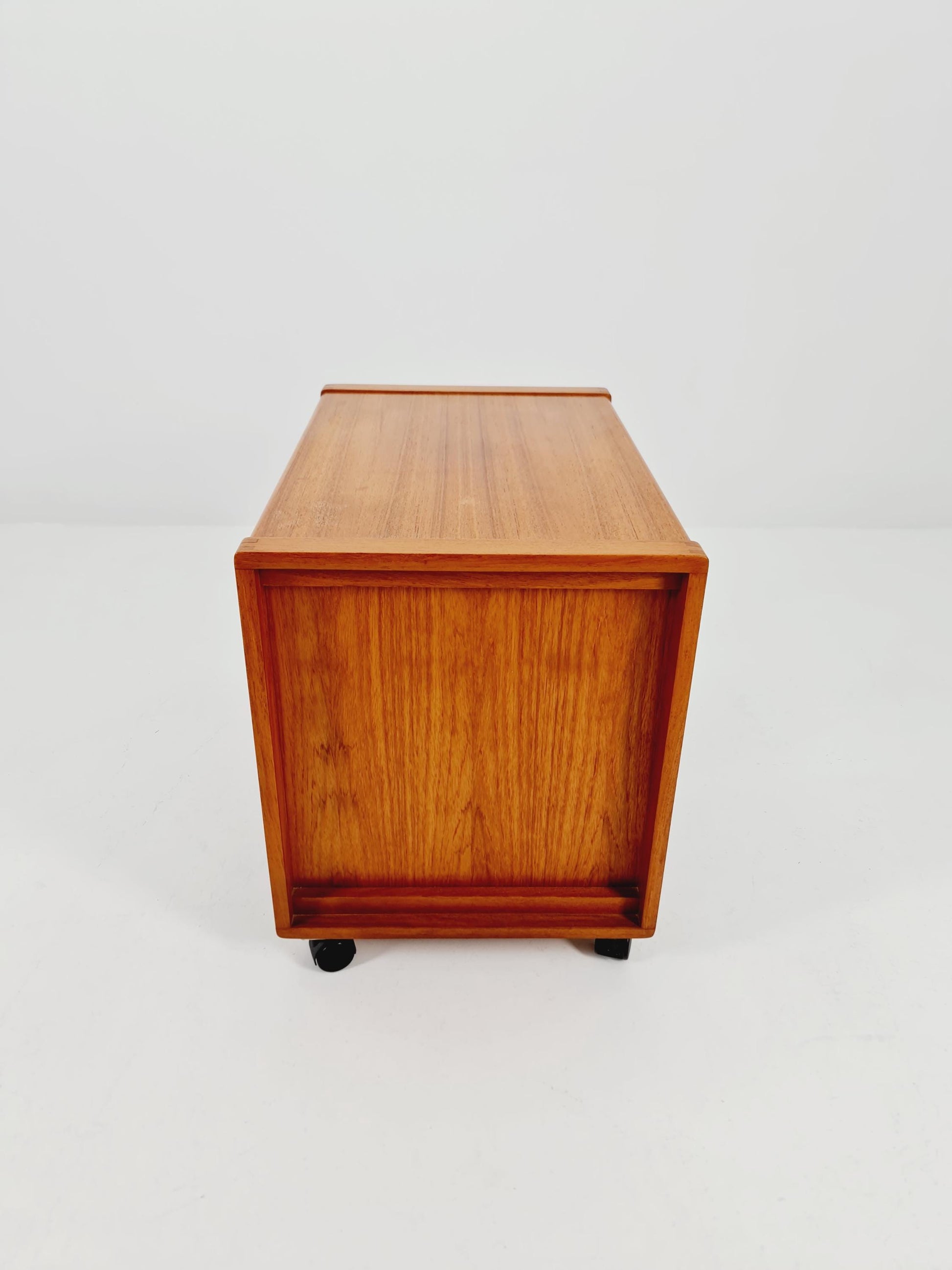 Vintage mid century danish trolley in teak Sideboard / bar cart By Salling Stolefabrik, 1960s