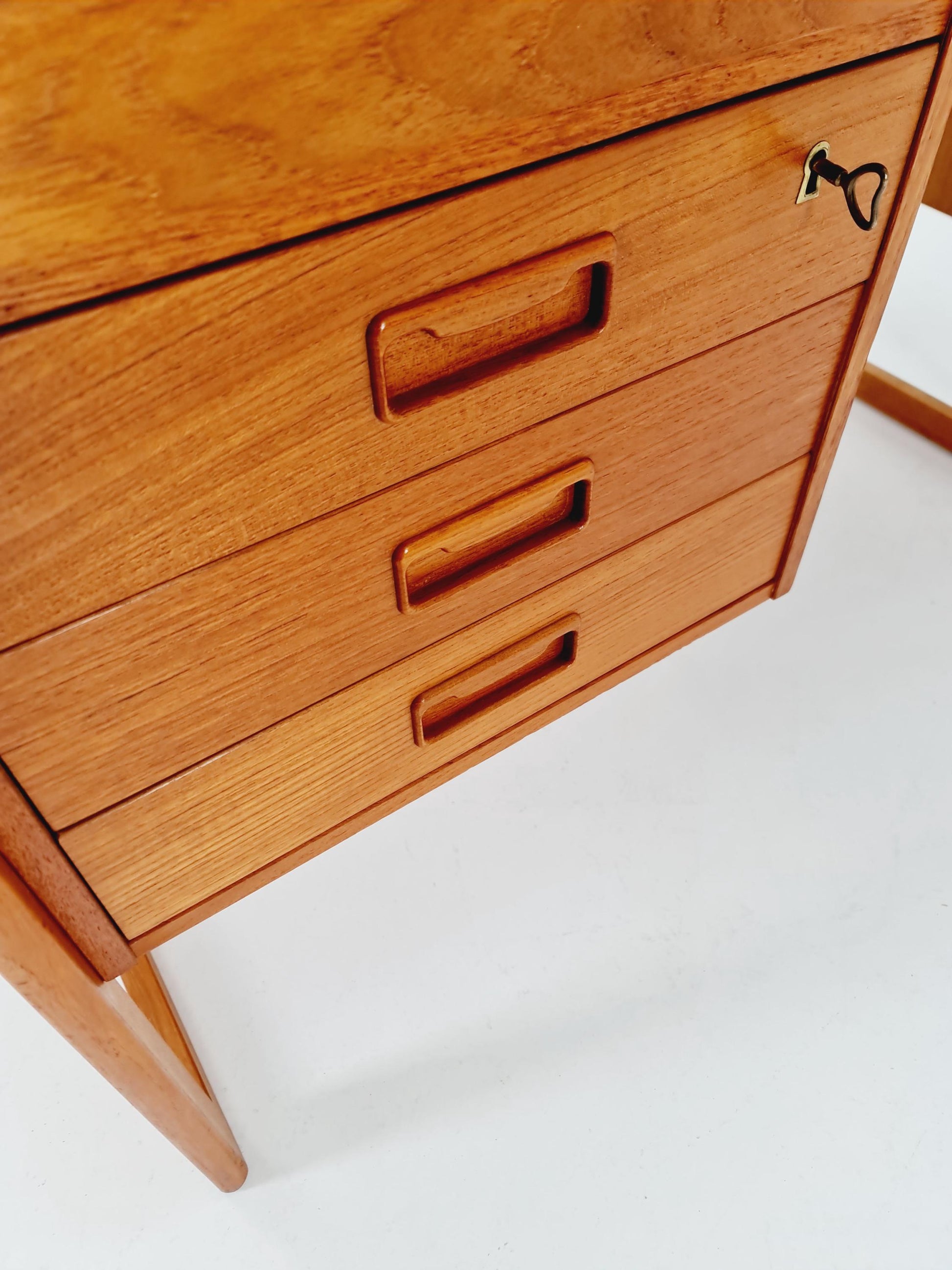 Mid century Danish leaf Drop teak desk By Vi-Ma Möbler, 1960s