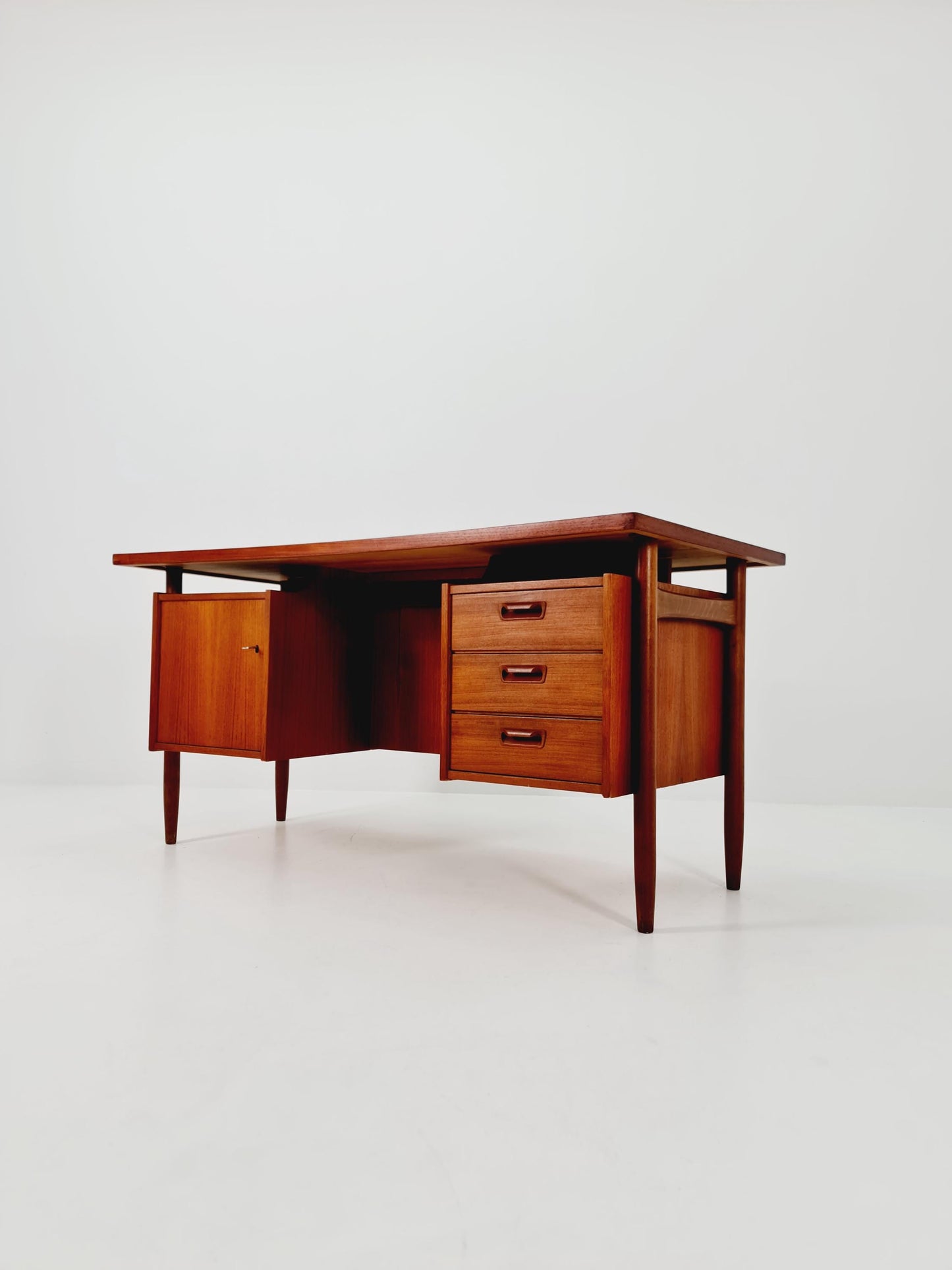 Danish vintage teak for GV Møbler, Denmark, 1960s