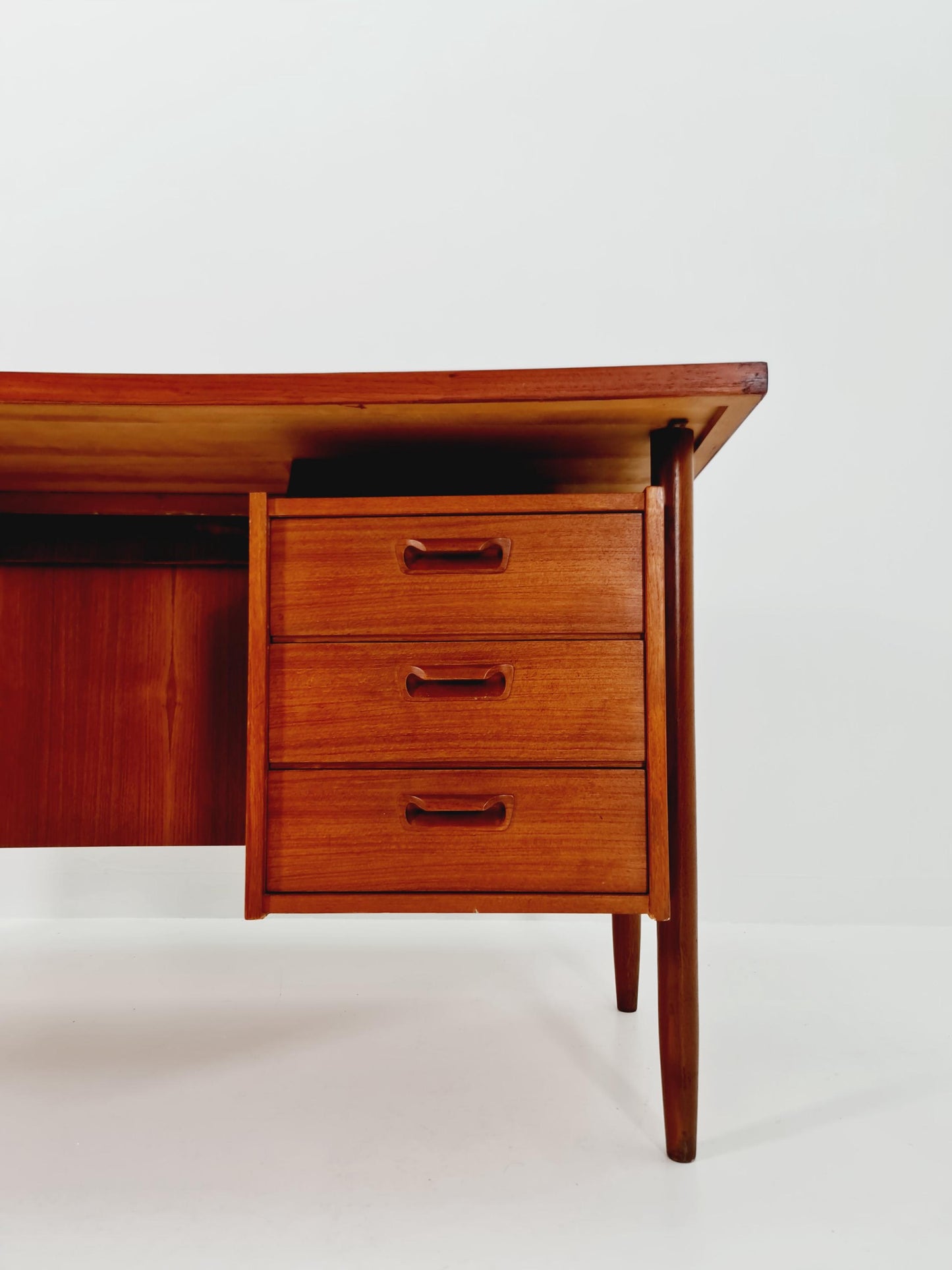 Danish vintage teak for GV Møbler, Denmark, 1960s