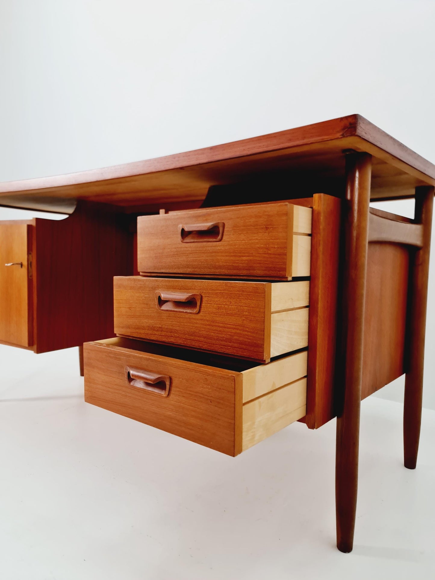 Danish vintage teak for GV Møbler, Denmark, 1960s