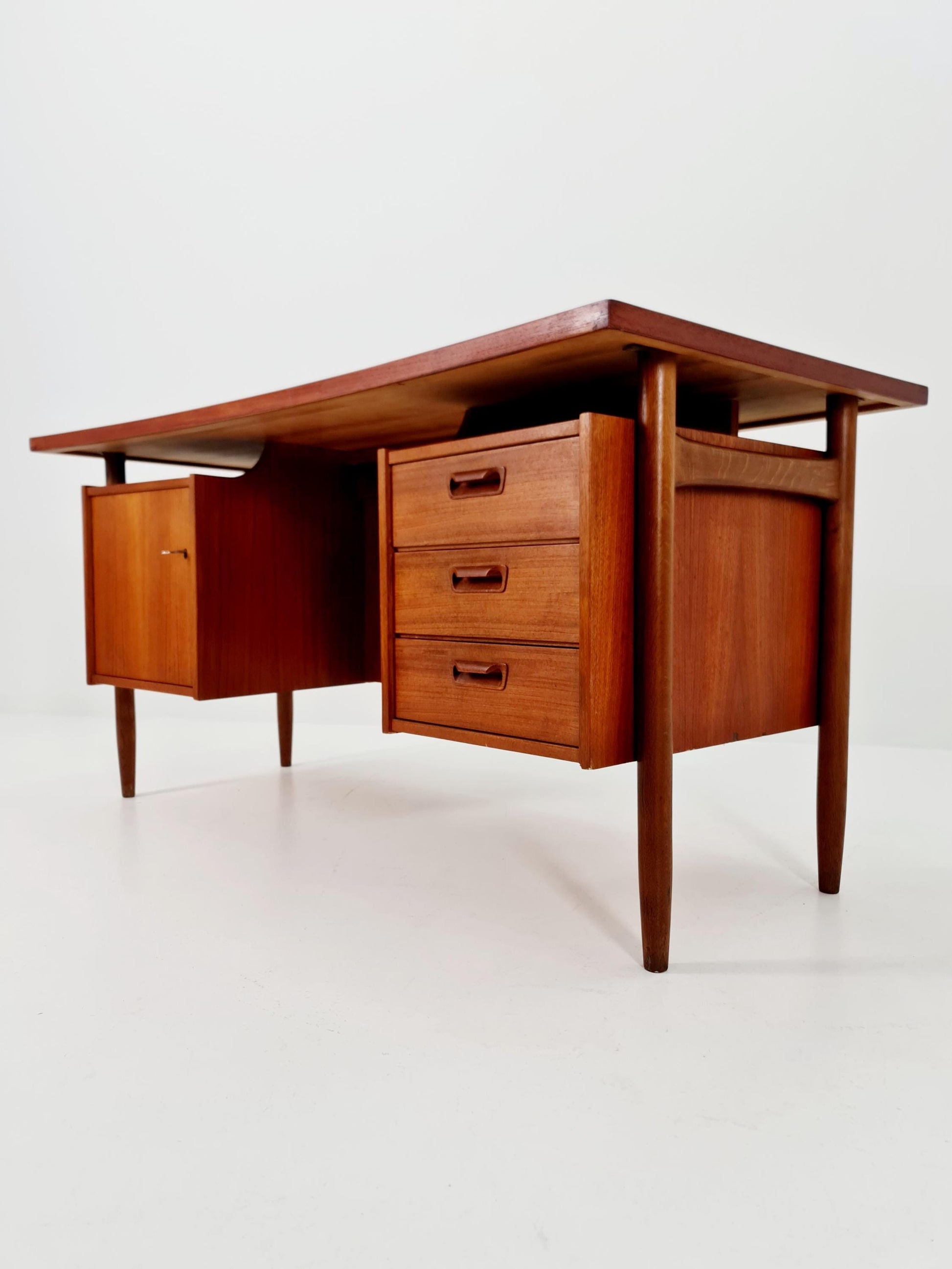 Danish vintage teak for GV Møbler, Denmark, 1960s