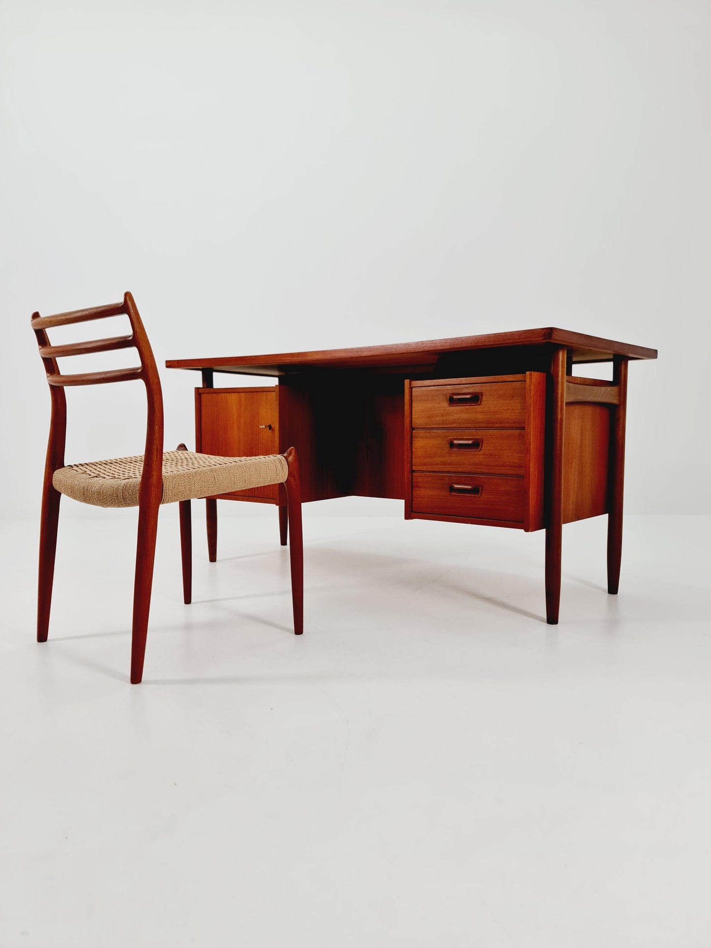 Danish vintage teak for GV Møbler, Denmark, 1960s