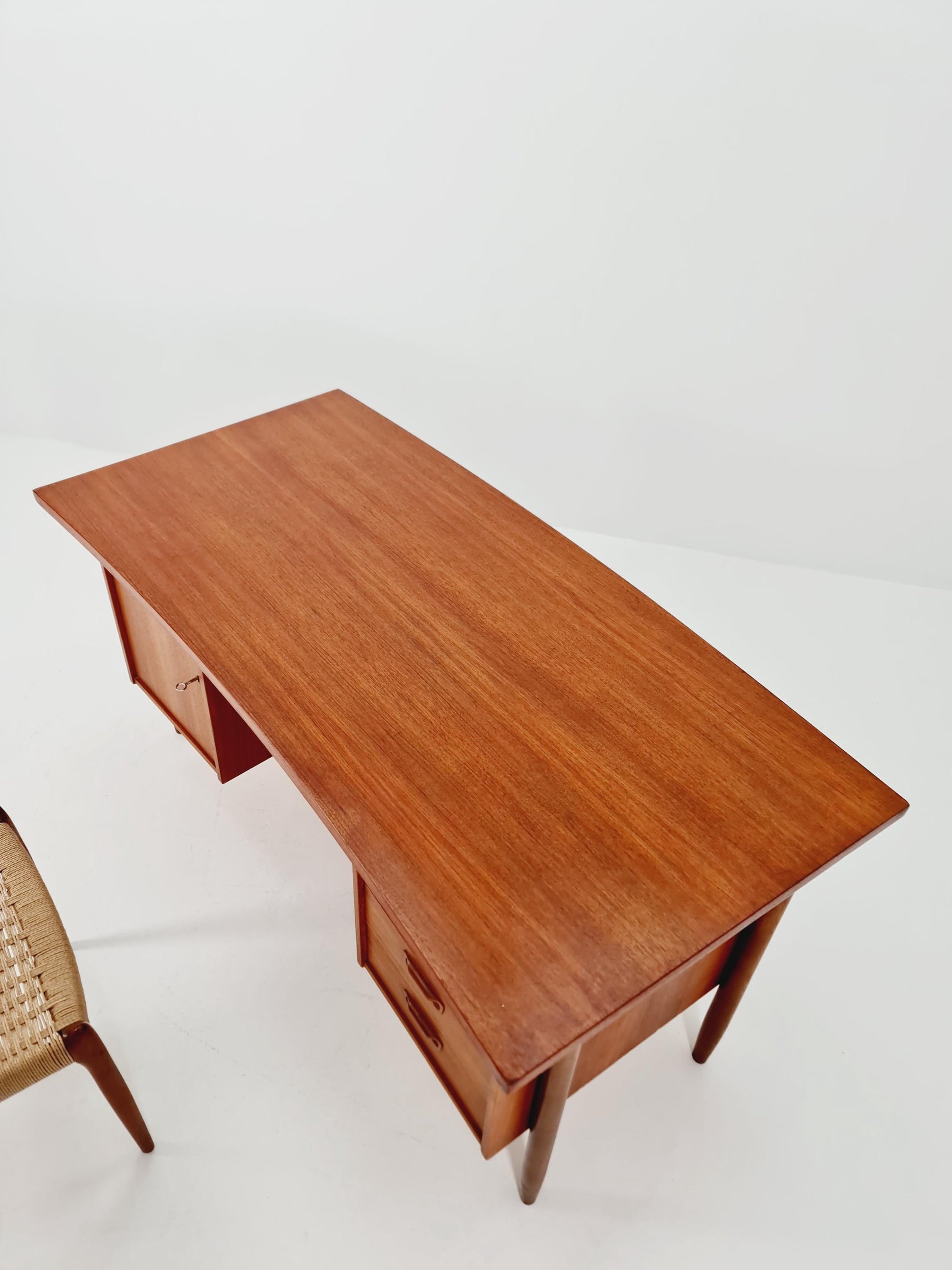 Danish vintage teak for GV Møbler, Denmark, 1960s