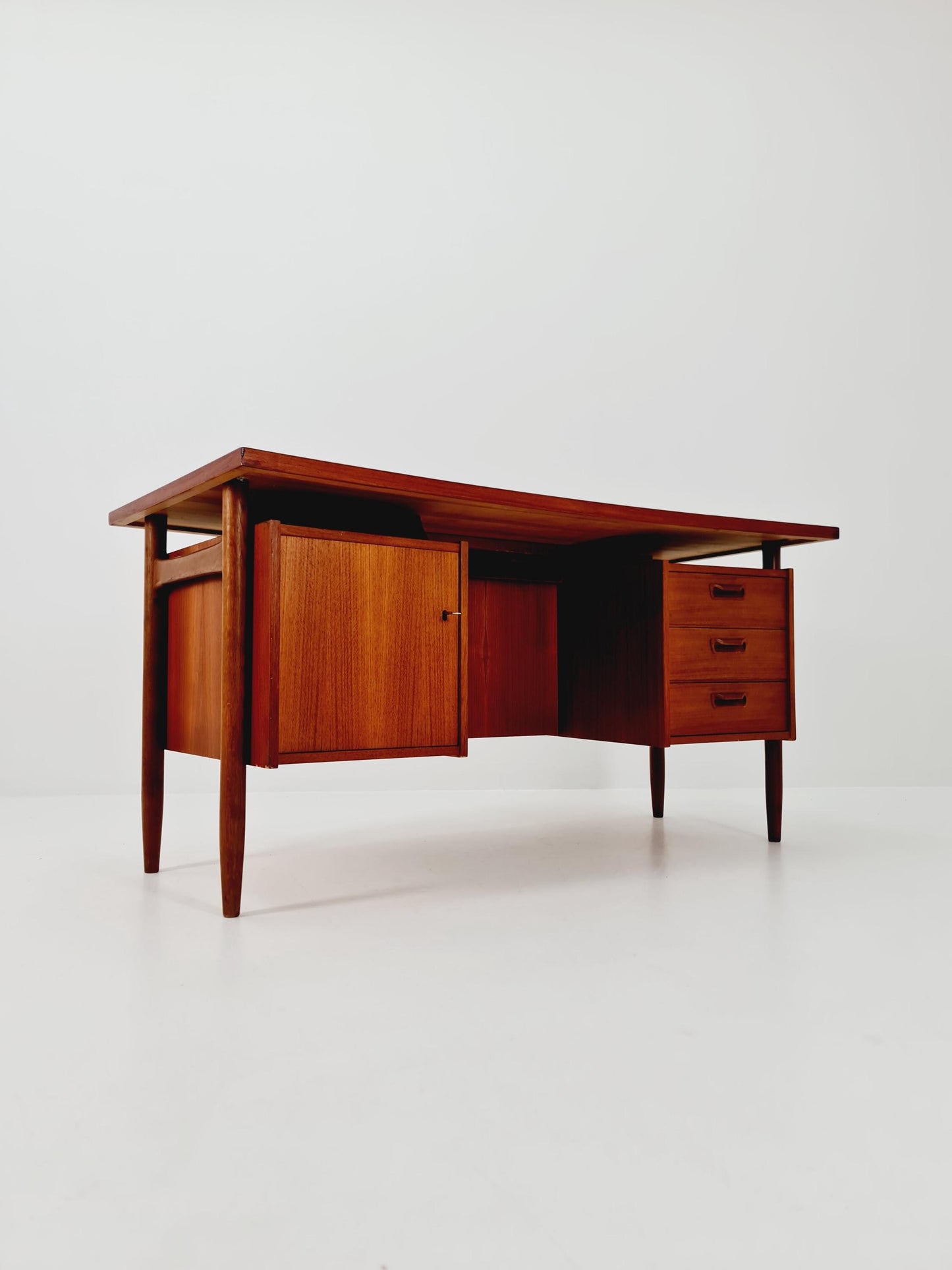 Danish vintage teak for GV Møbler, Denmark, 1960s