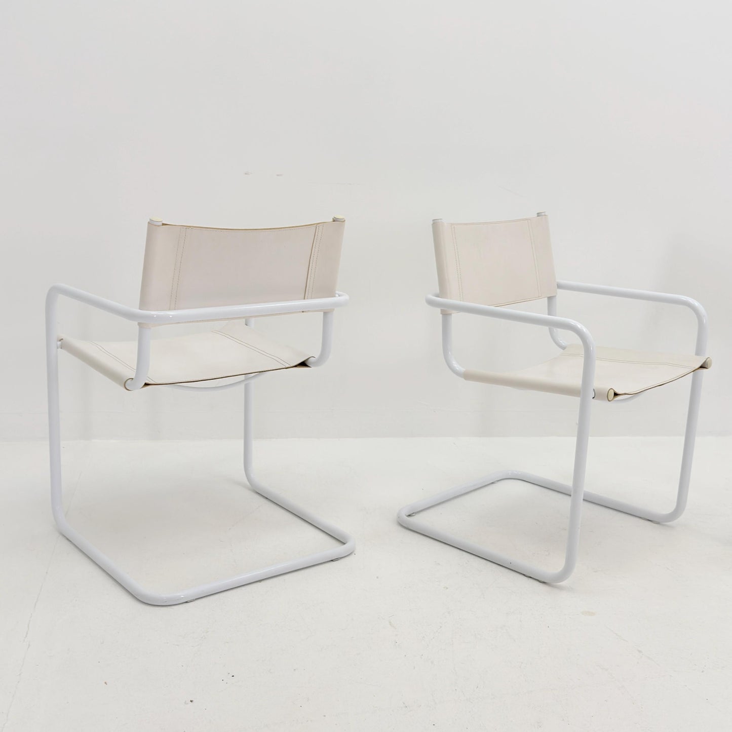 Set of 4 Mid Century Bauhaus Dining Chairs by Mart Stam & Marcel Breuer for Fasem Italy, 1980s – Rare All White Edition Cantilever Chairs