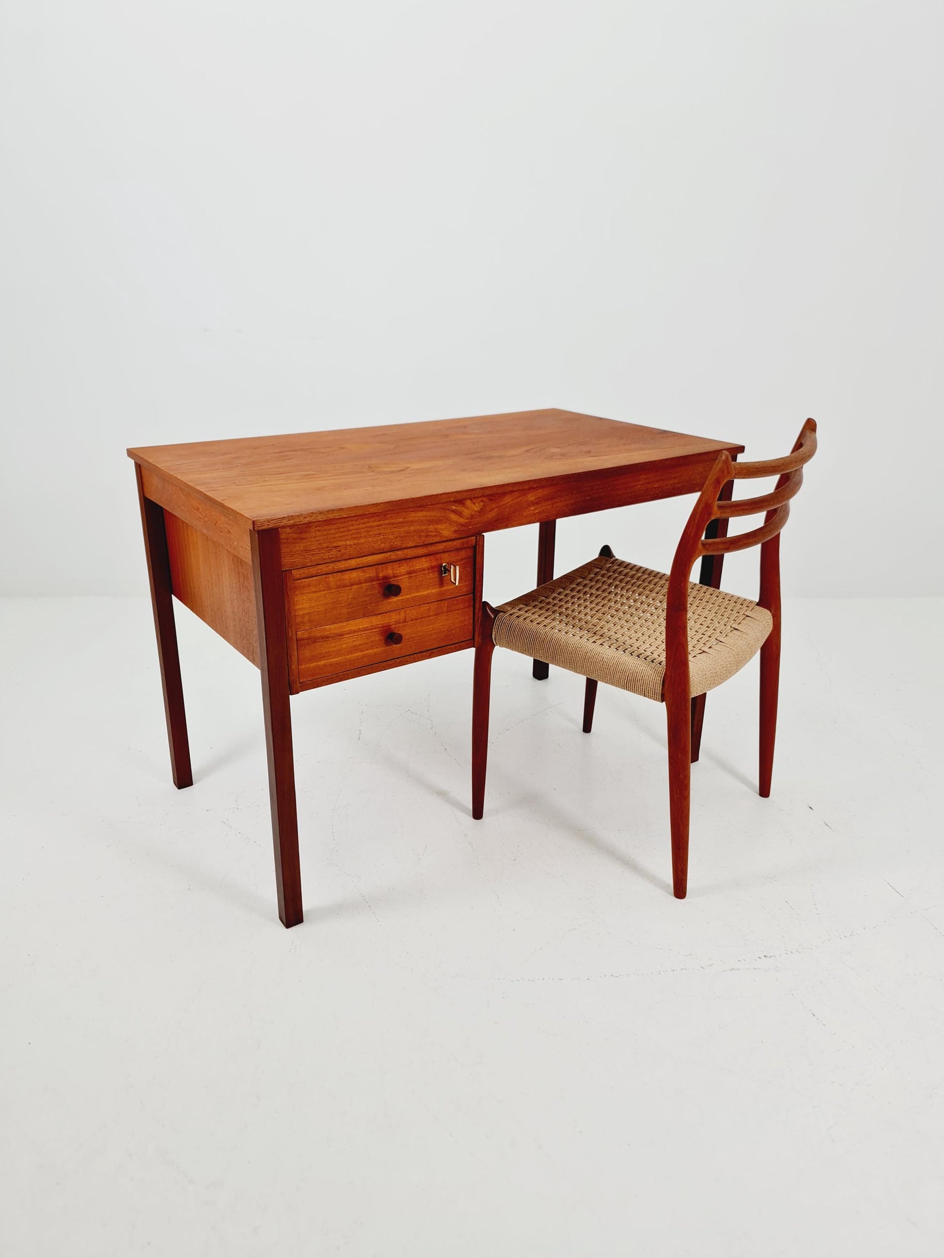 Midcentury Danish Teak Desk by Domino mobler, 1960s