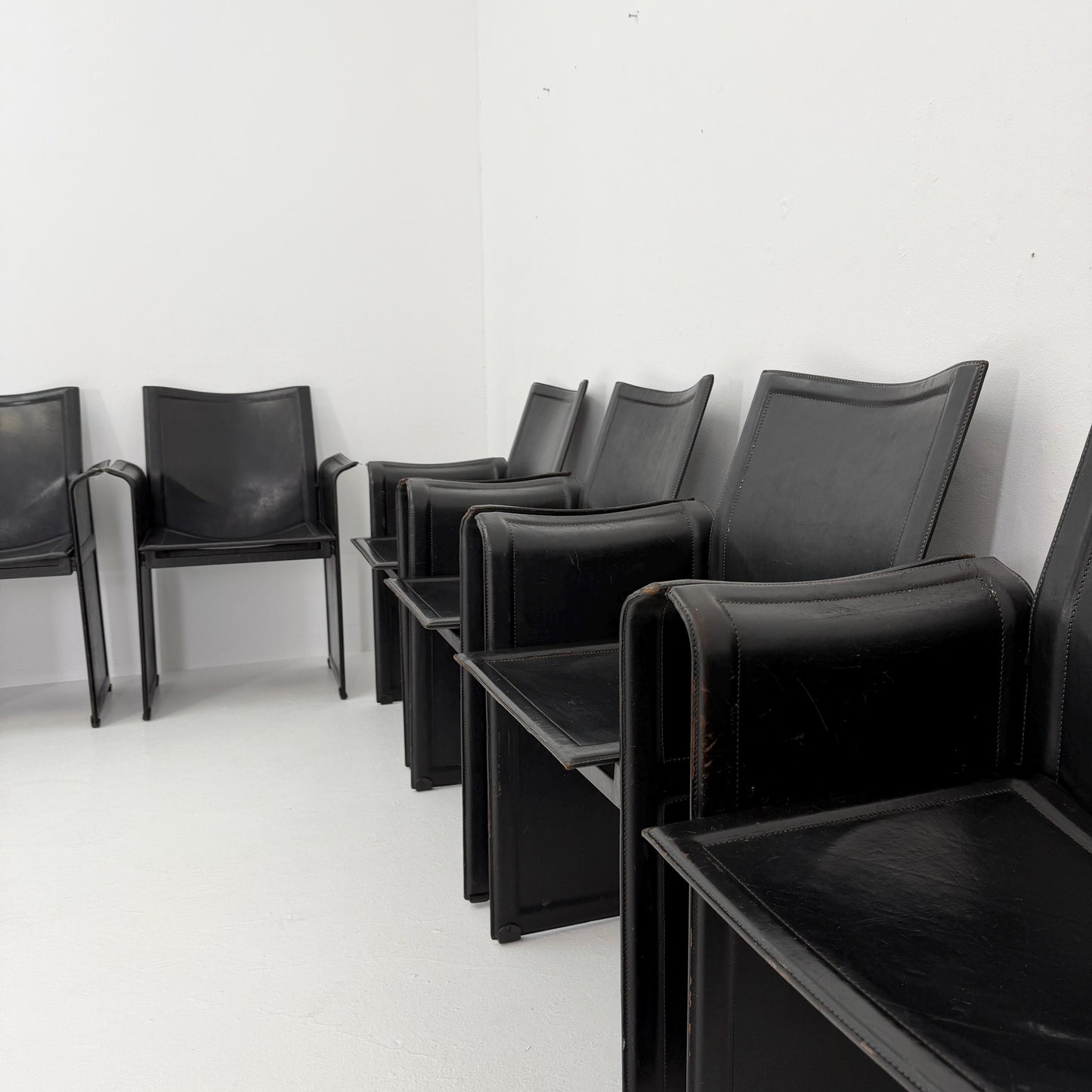 Set of 4 Mid-Century Italian “Korium” KM1 Black Leather Armchair by Tito Agnoli for Matteo Grassi, 1970s Italy