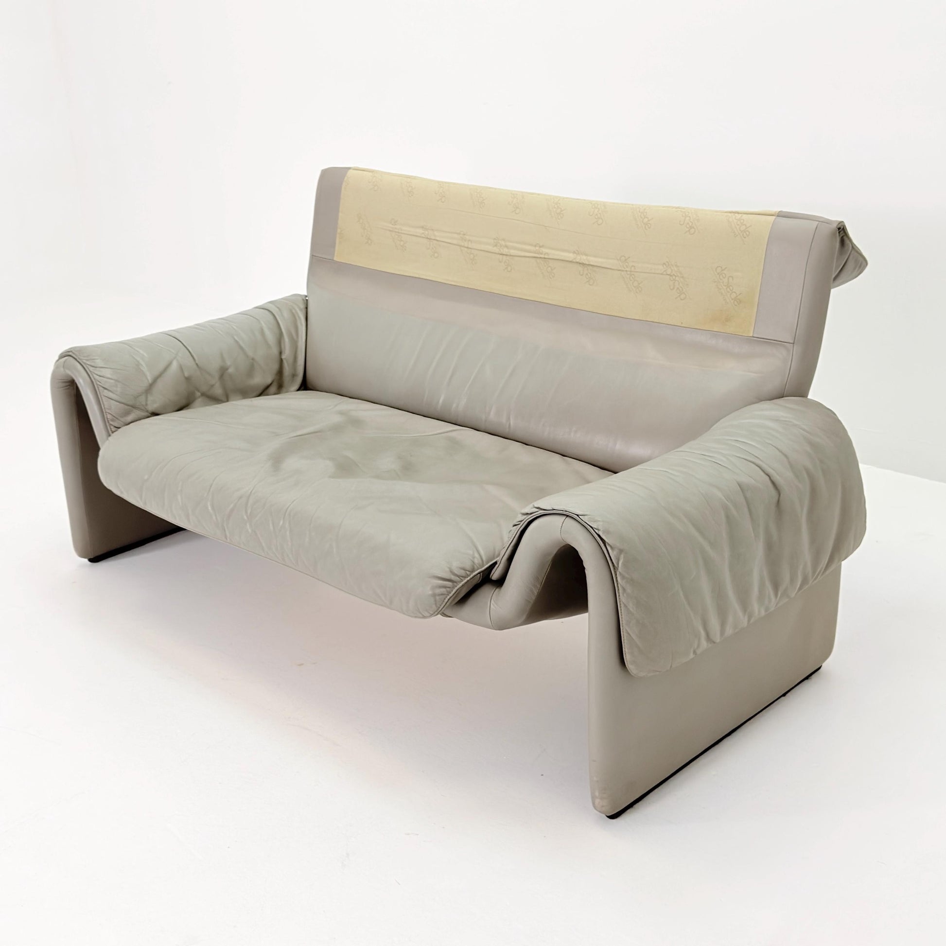 Mid-Century De Sede DS-2011/01 Gray leather 2 seats -sofa , 2011 Switzerland