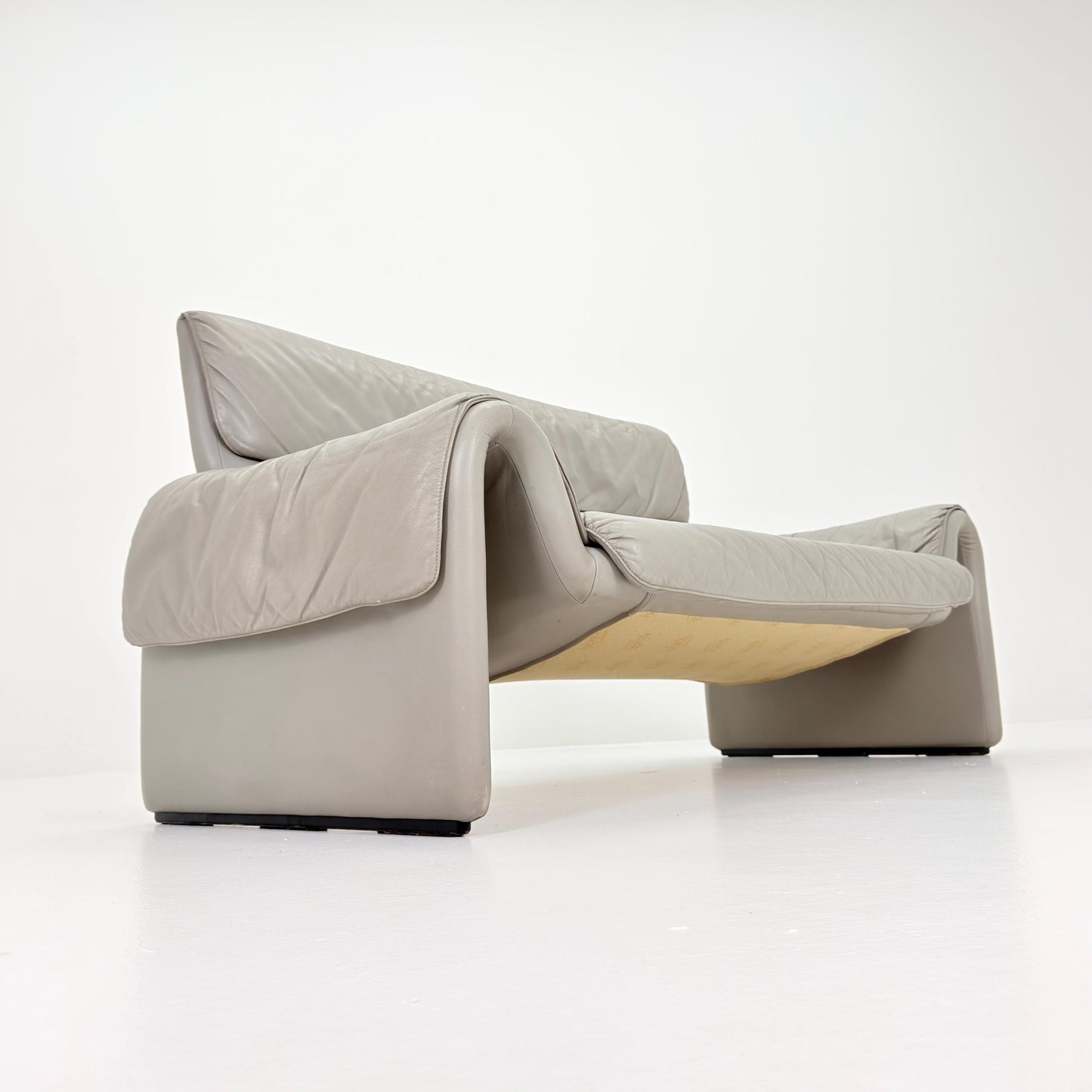 Mid-Century De Sede DS-2011/01 Gray leather 2 seats -sofa , 2011 Switzerland