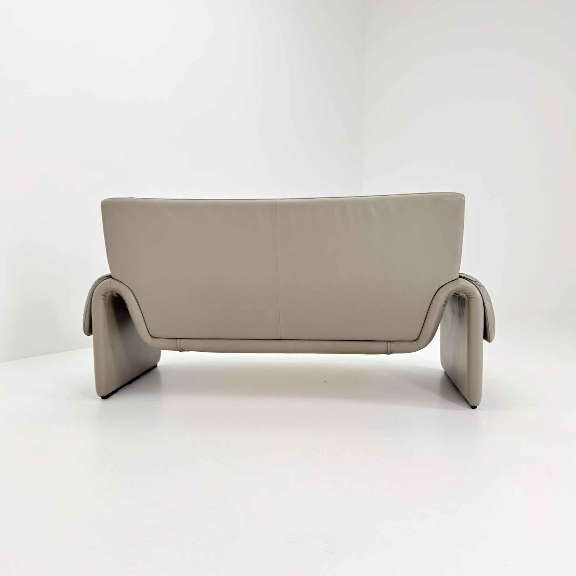 Mid-Century De Sede DS-2011/01 Gray leather 2 seats -sofa , 2011 Switzerland
