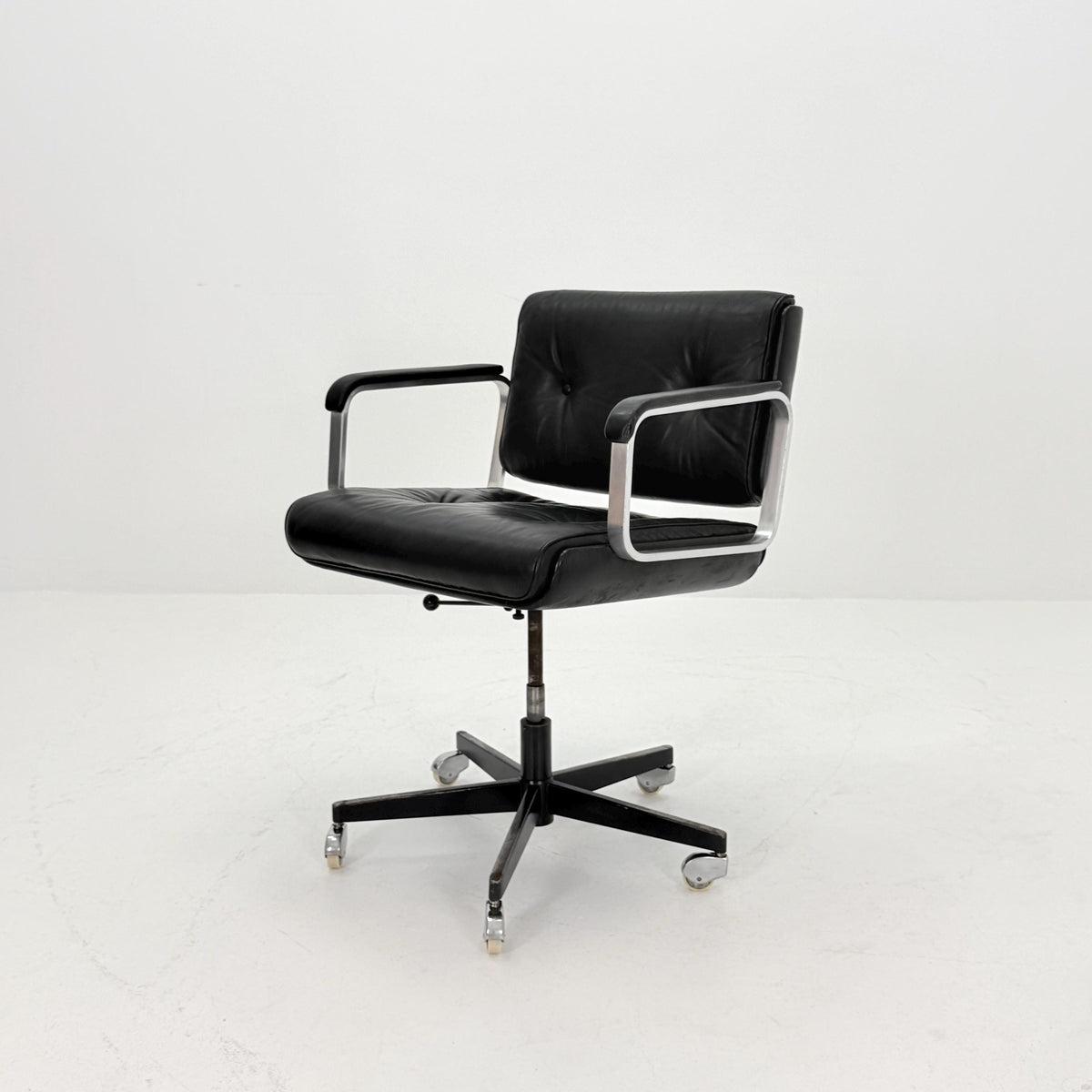 Mid-Century design style Executive Desk Chair – Swivel Office – Black Faux Leather & Chrome – Italy 1970s