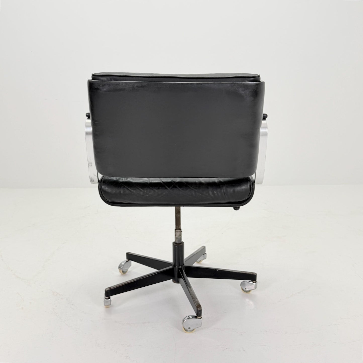 Mid-Century design style Executive Desk Chair – Swivel Office – Black Faux Leather & Chrome – Italy 1970s
