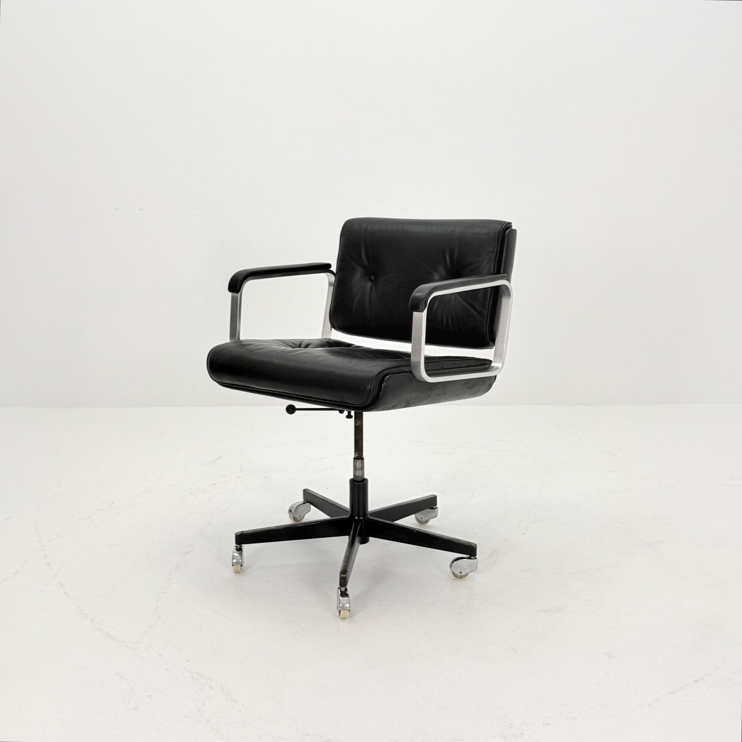 Mid-Century design style Executive Desk Chair – Swivel Office – Black Faux Leather & Chrome – Italy 1970s