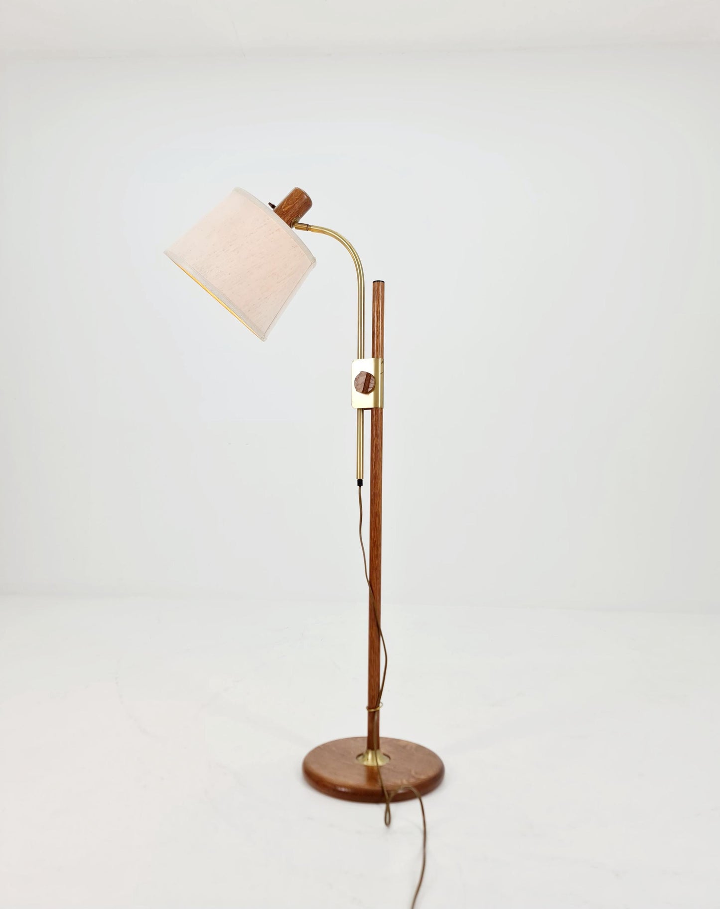 Mid-Century Modern Adjustable Floor Lamp by Temde, Switzerland – 1960s Oak & Brass