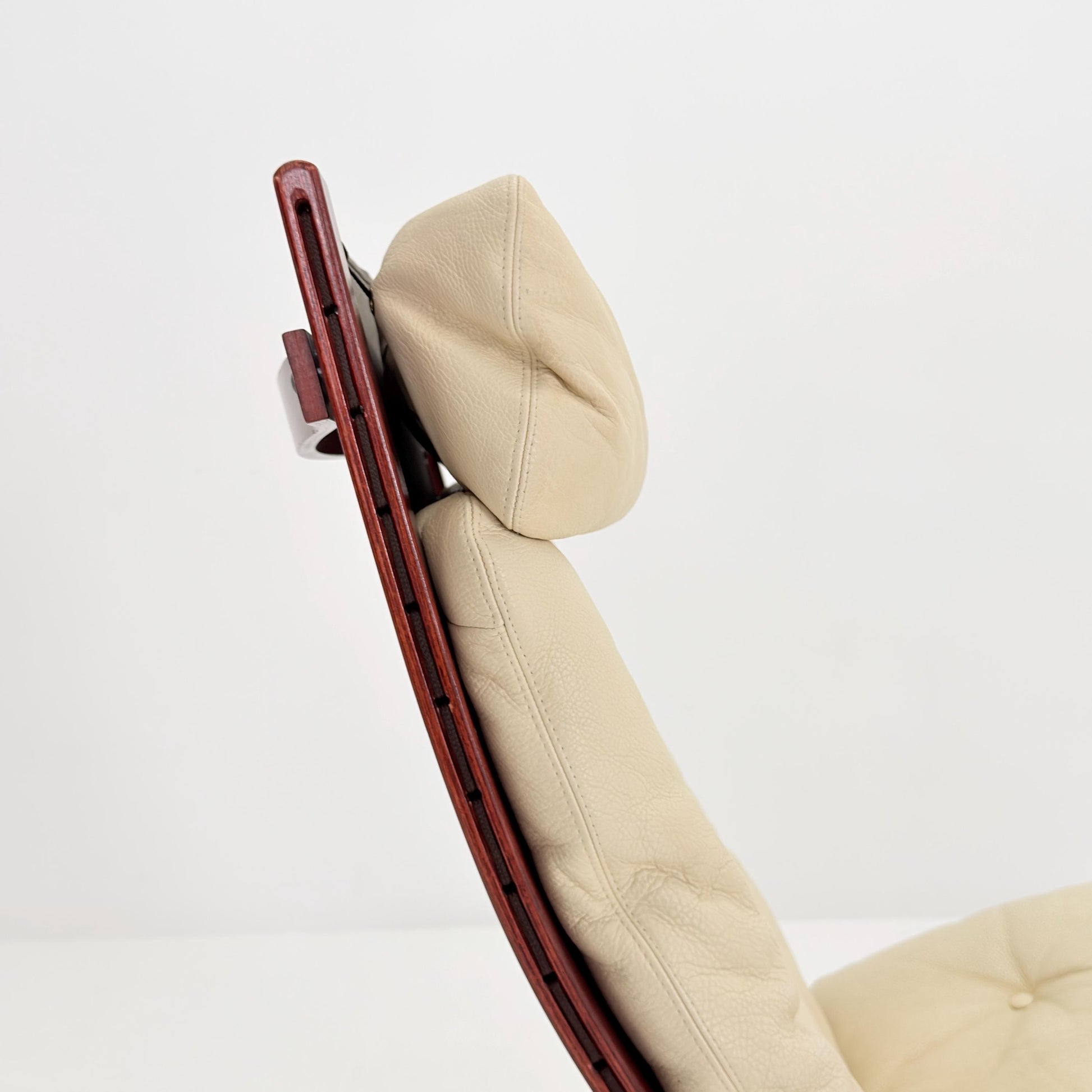 Mid century armchair “Siesta” and ottoman cream white leather by Ingmar Relling, Westnofa Furniture, Norway 1970s