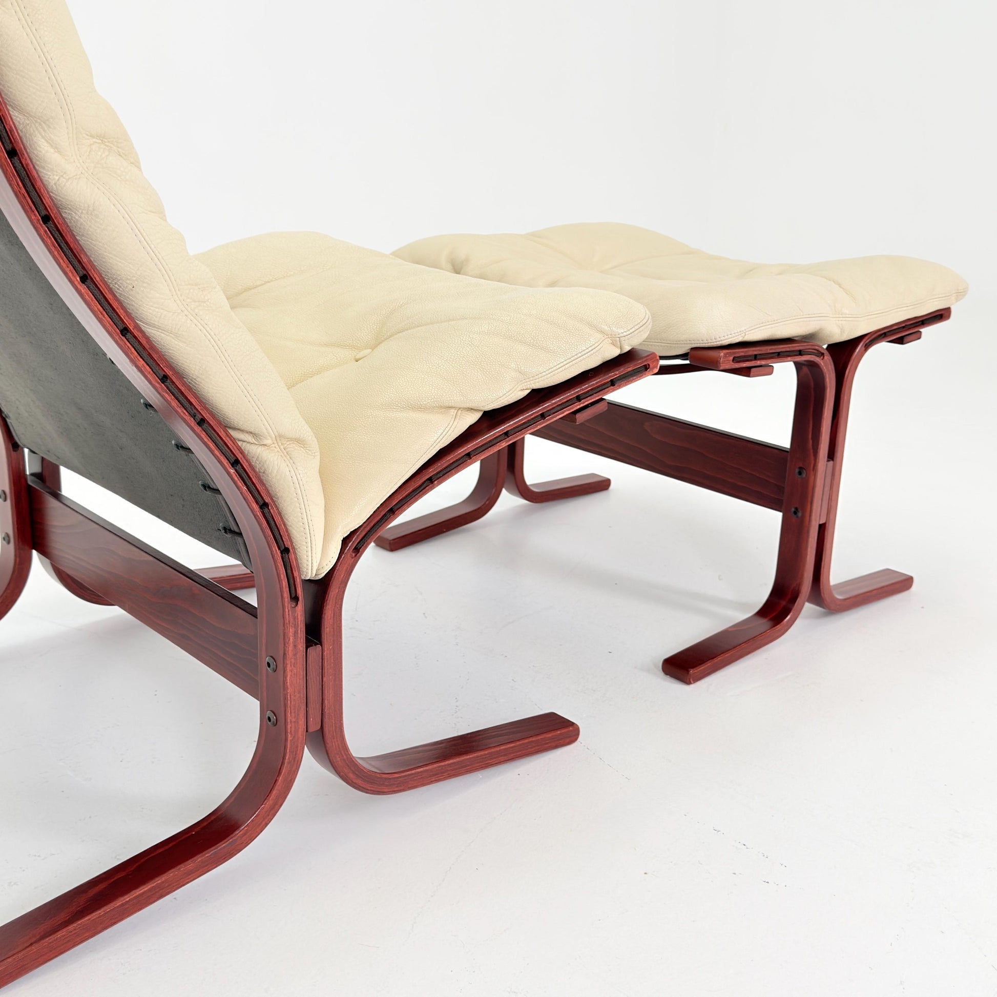 Mid century armchair “Siesta” and ottoman cream white leather by Ingmar Relling, Westnofa Furniture, Norway 1970s