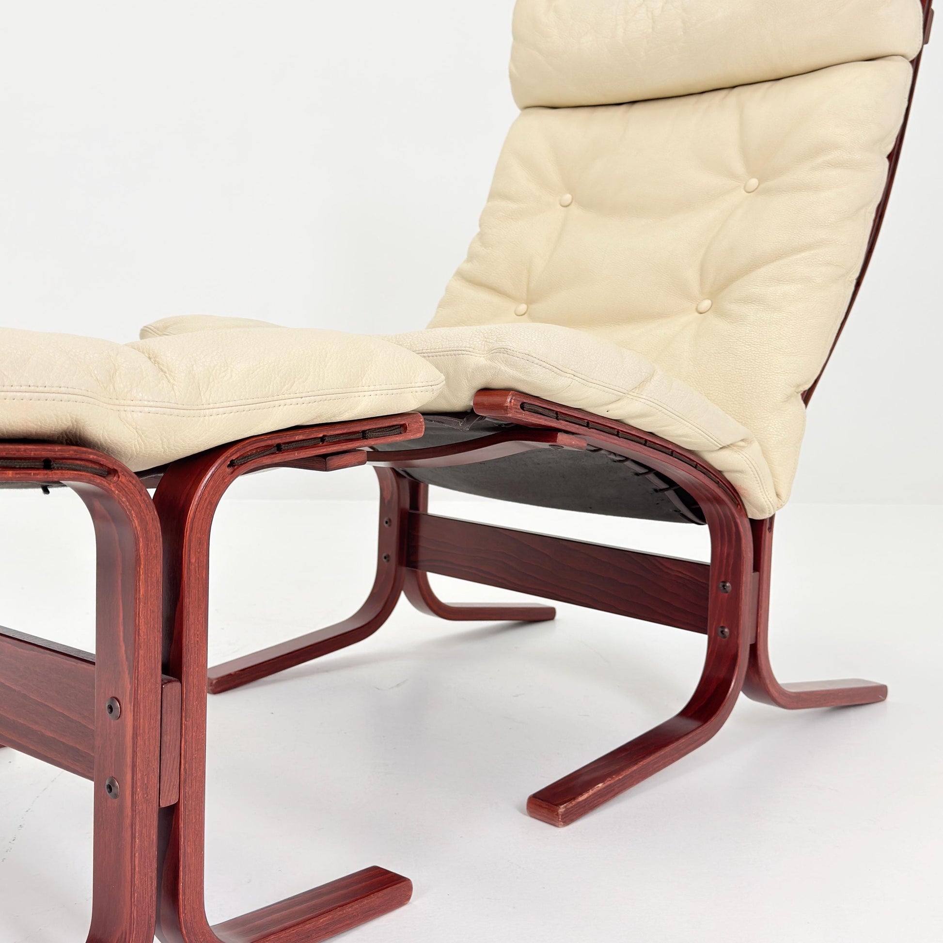 Mid century armchair “Siesta” and ottoman cream white leather by Ingmar Relling, Westnofa Furniture, Norway 1970s