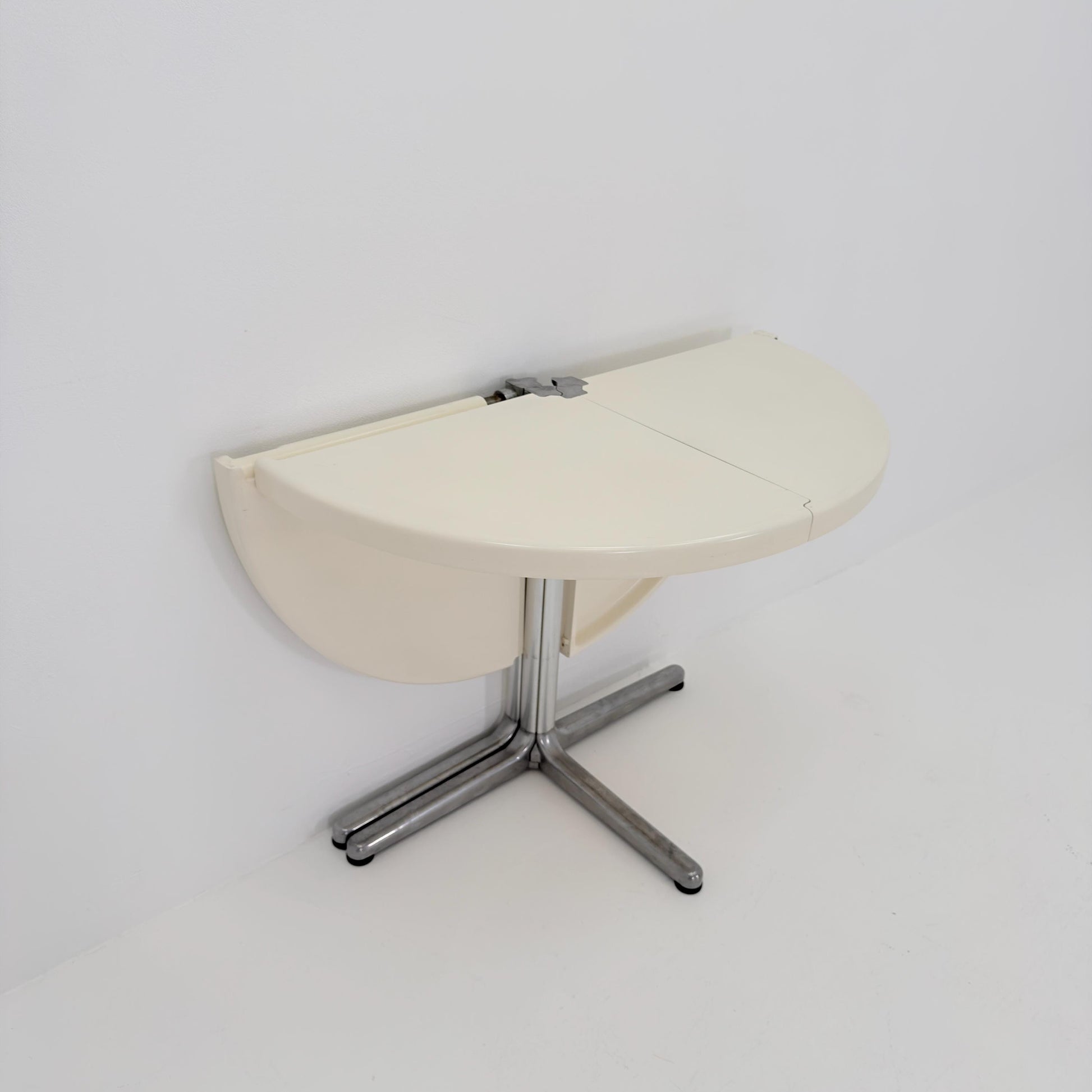 Mid century Italian Plano Folding white Table by Giancarlo Piretti, 1970s
