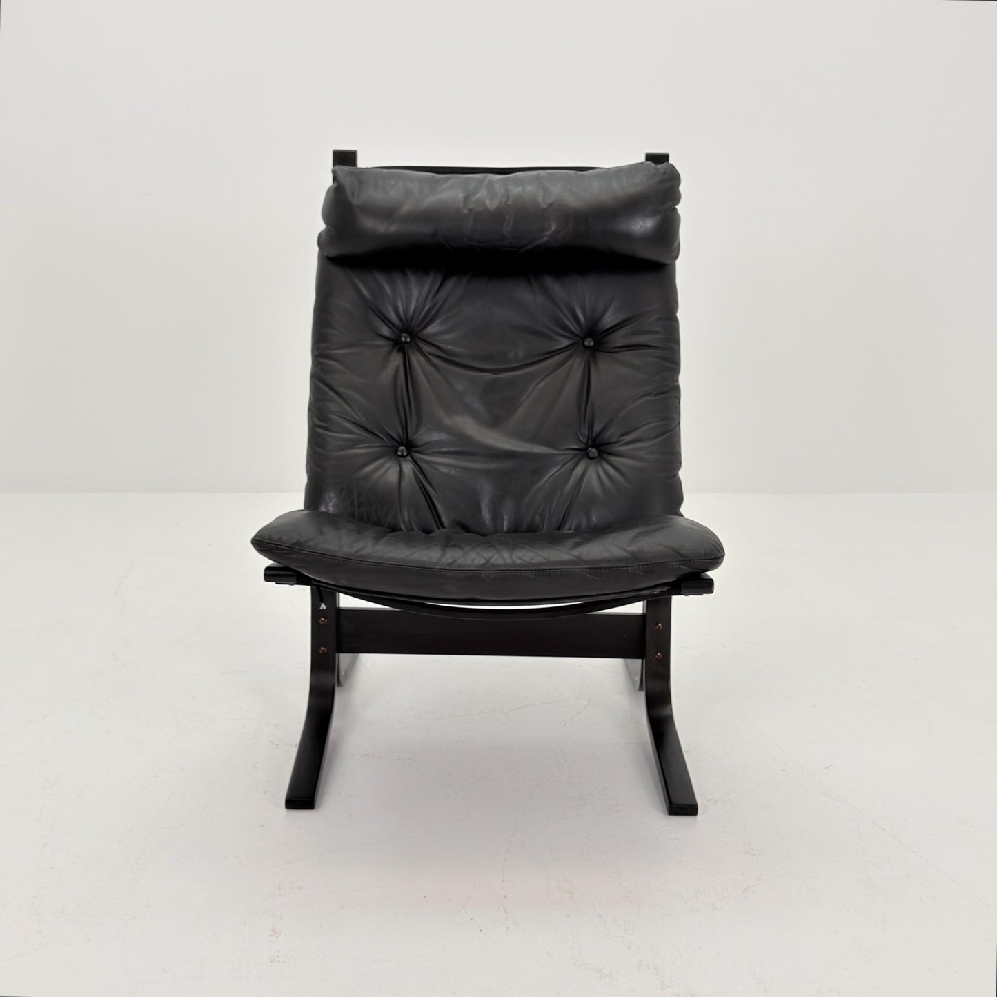 Mid century armchair “Siesta” high back black edition by Ingmar Relling, Westnofa Furniture, Norway. 1960s