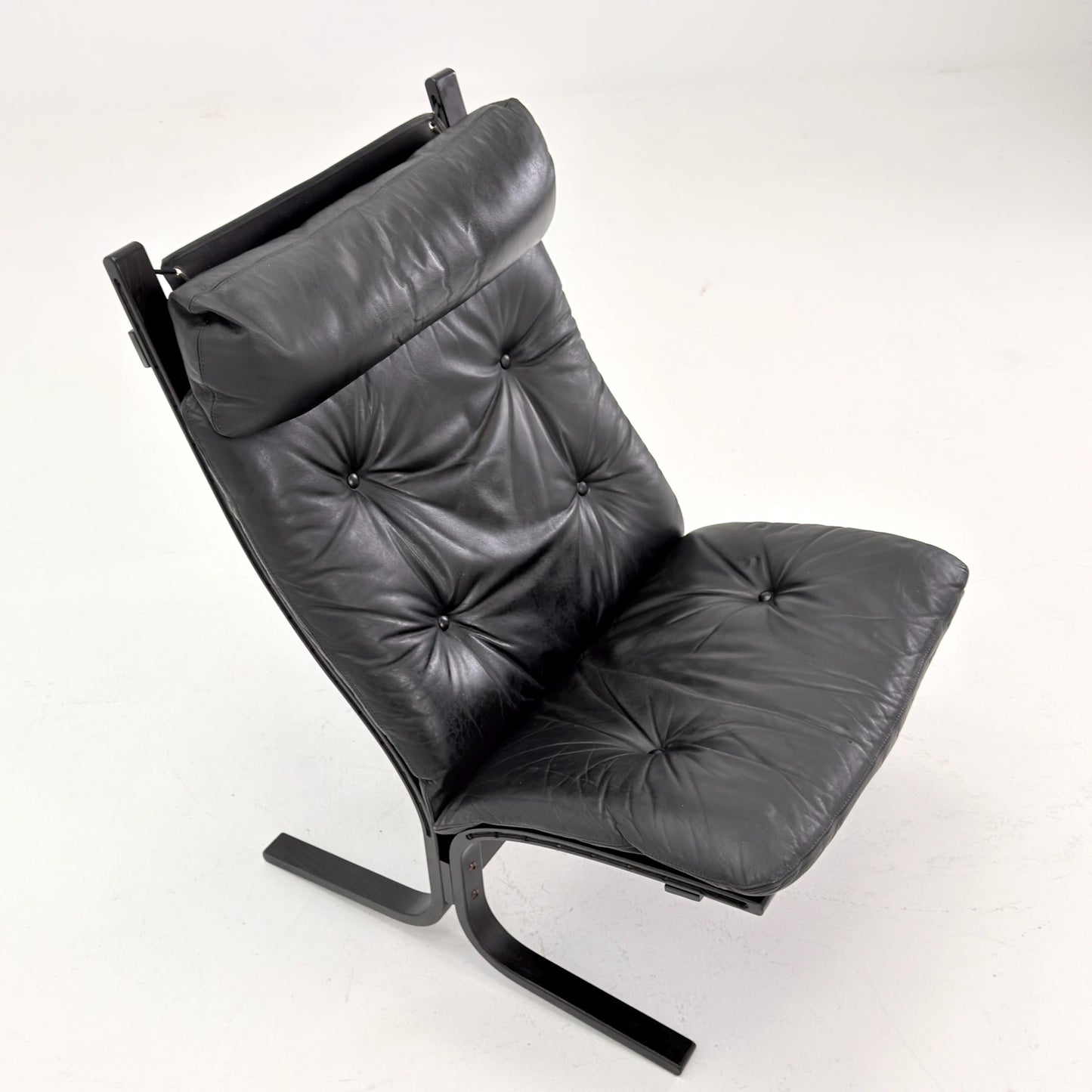 Mid century armchair “Siesta” high back black edition by Ingmar Relling, Westnofa Furniture, Norway. 1960s