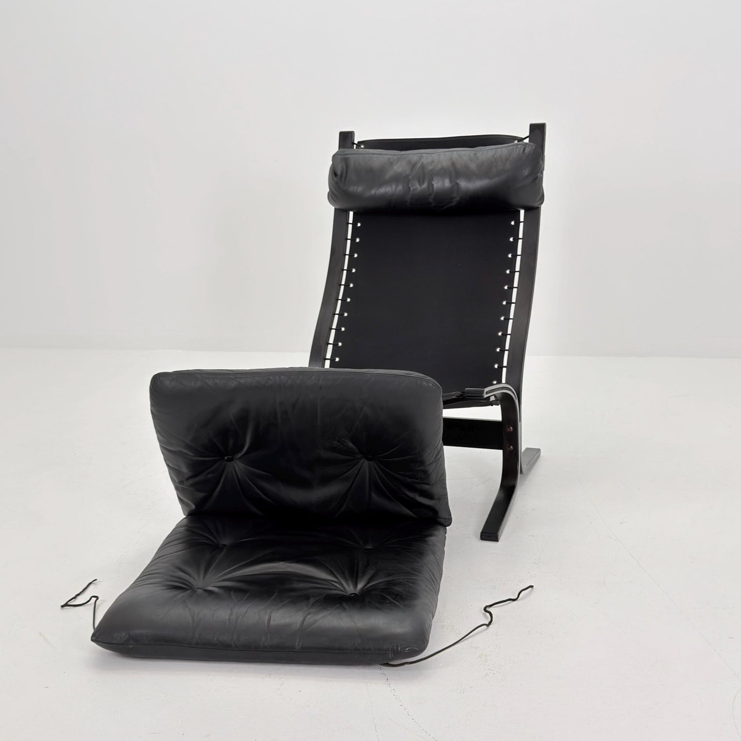 Mid century armchair “Siesta” high back black edition by Ingmar Relling, Westnofa Furniture, Norway. 1960s