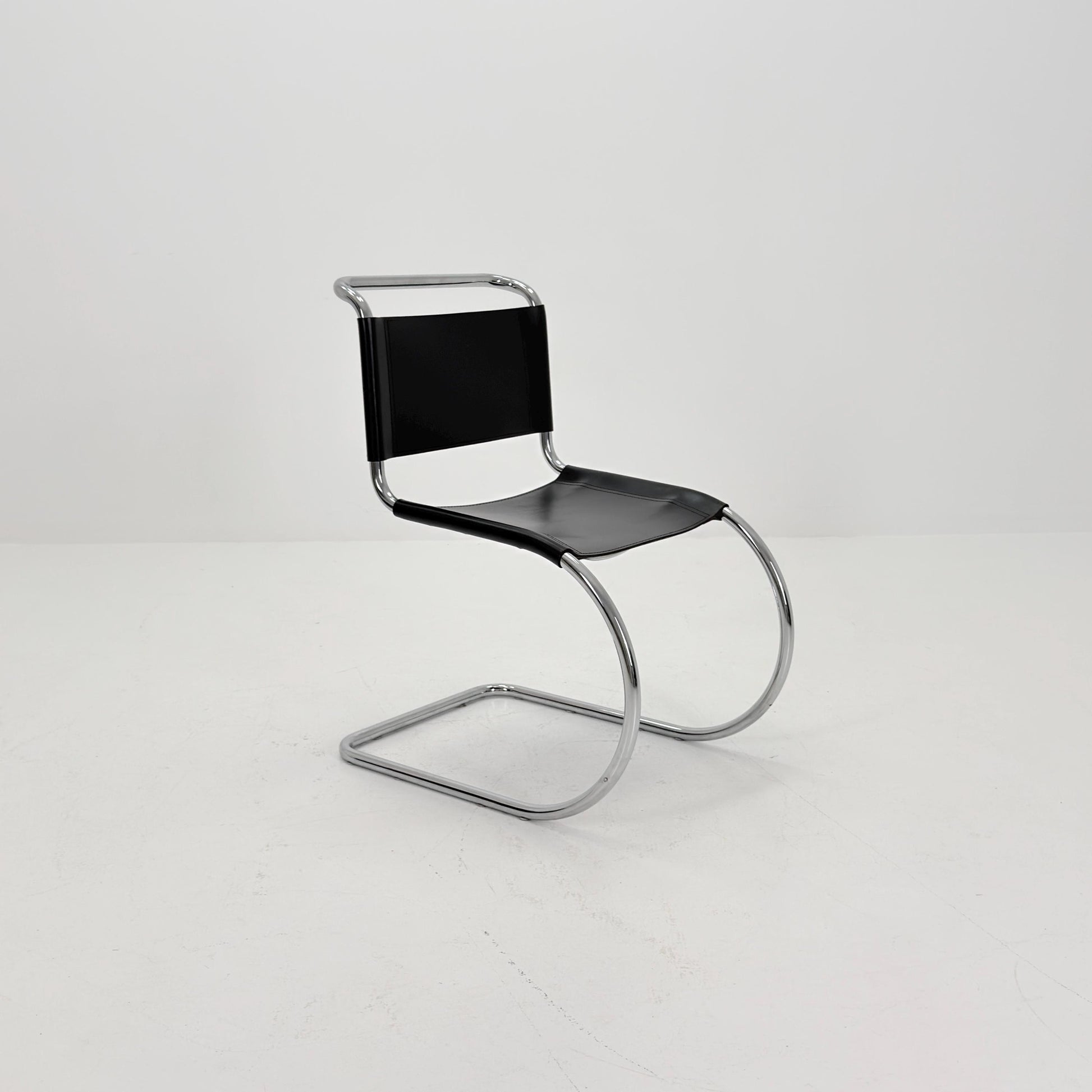 Mid century Bauhaus MR10 lounge black leather chair design by Ludwig Mies van der Rohe , 1980s Italy