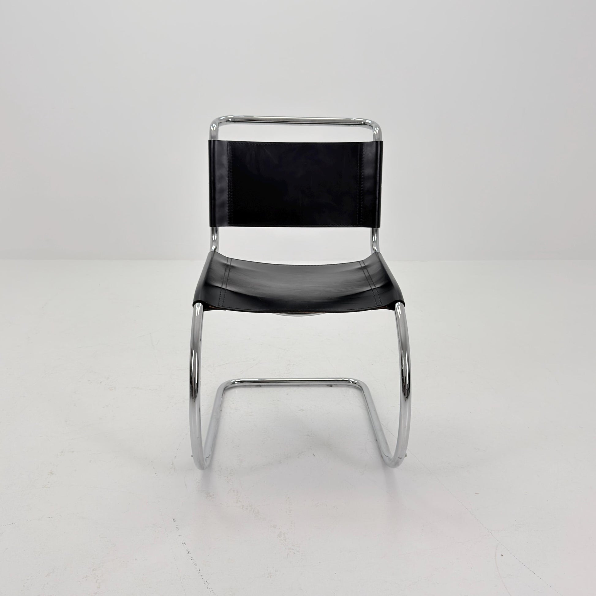 Mid century Bauhaus MR10 lounge black leather chair design by Ludwig Mies van der Rohe , 1980s Italy