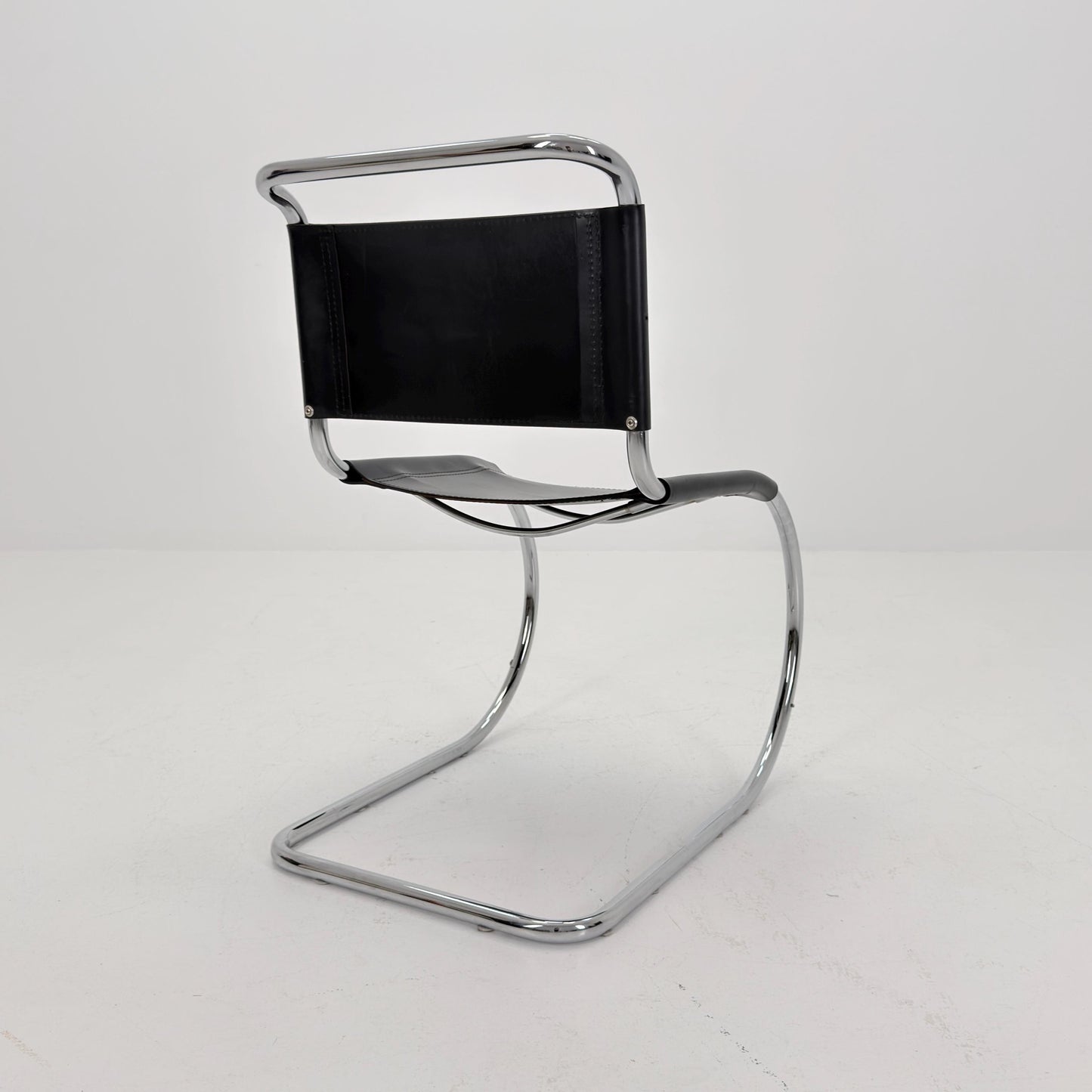 Mid century Bauhaus MR10 lounge black leather chair design by Ludwig Mies van der Rohe , 1980s Italy
