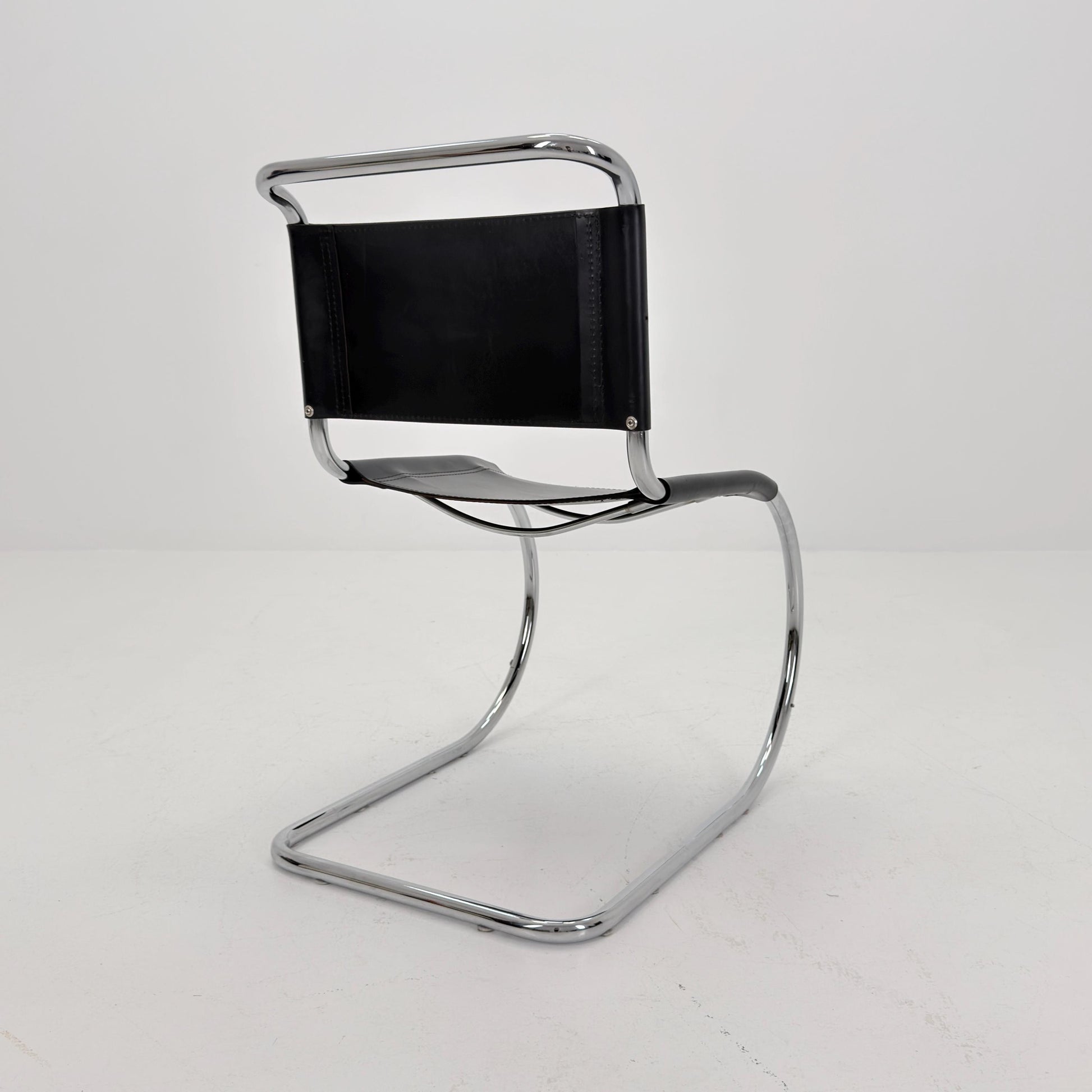 Mid century Bauhaus MR10 lounge black leather chair design by Ludwig Mies van der Rohe , 1980s Italy